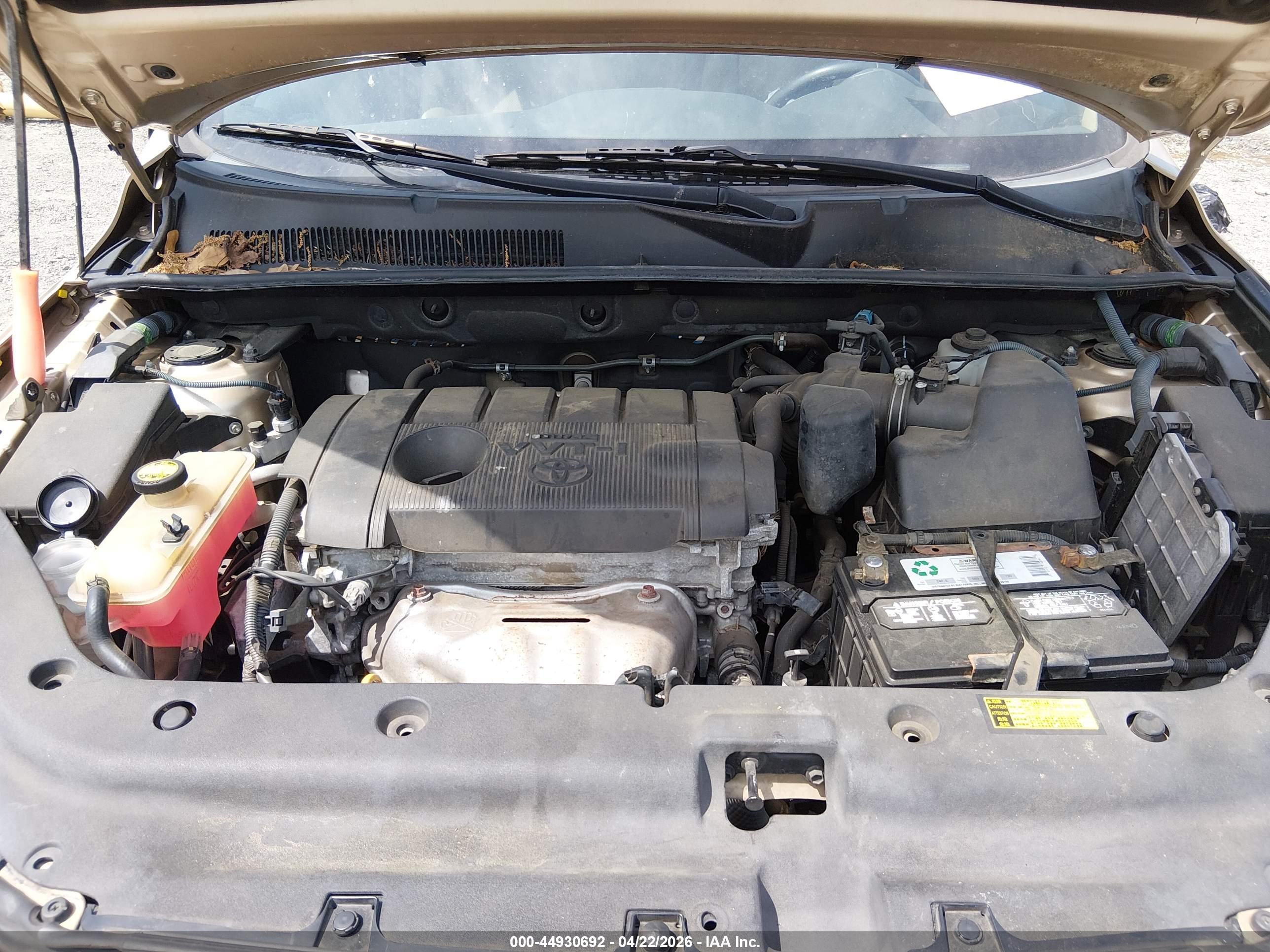 TOYOTA RAV4 image 10