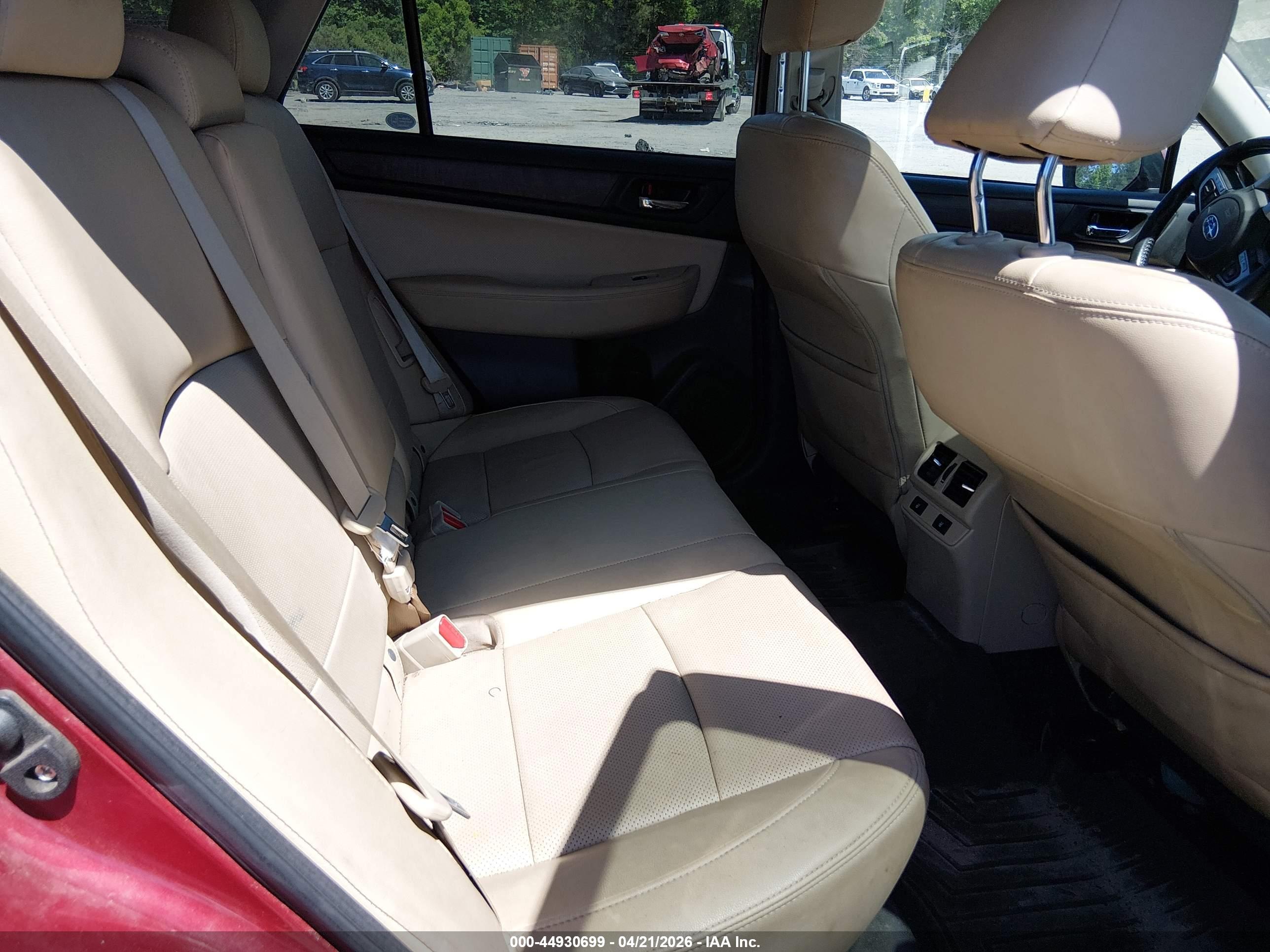 SUBARU OUTBACK image 8
