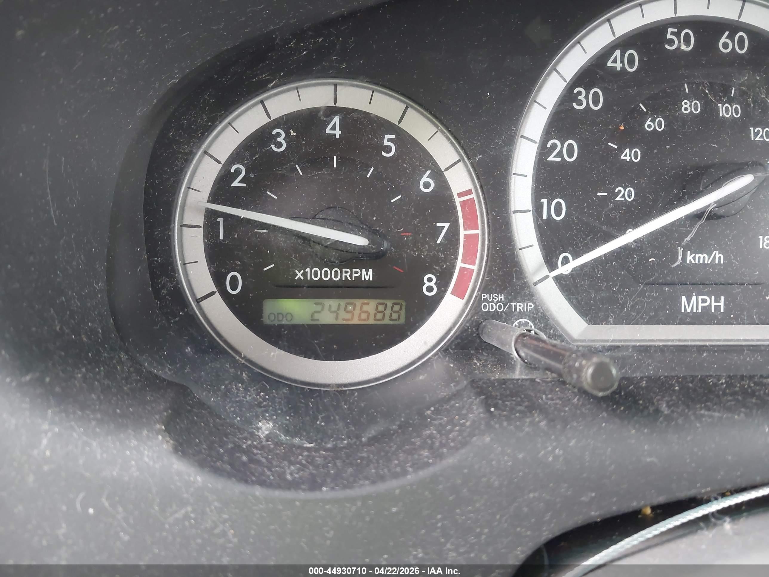 TOYOTA SIENNA image 7