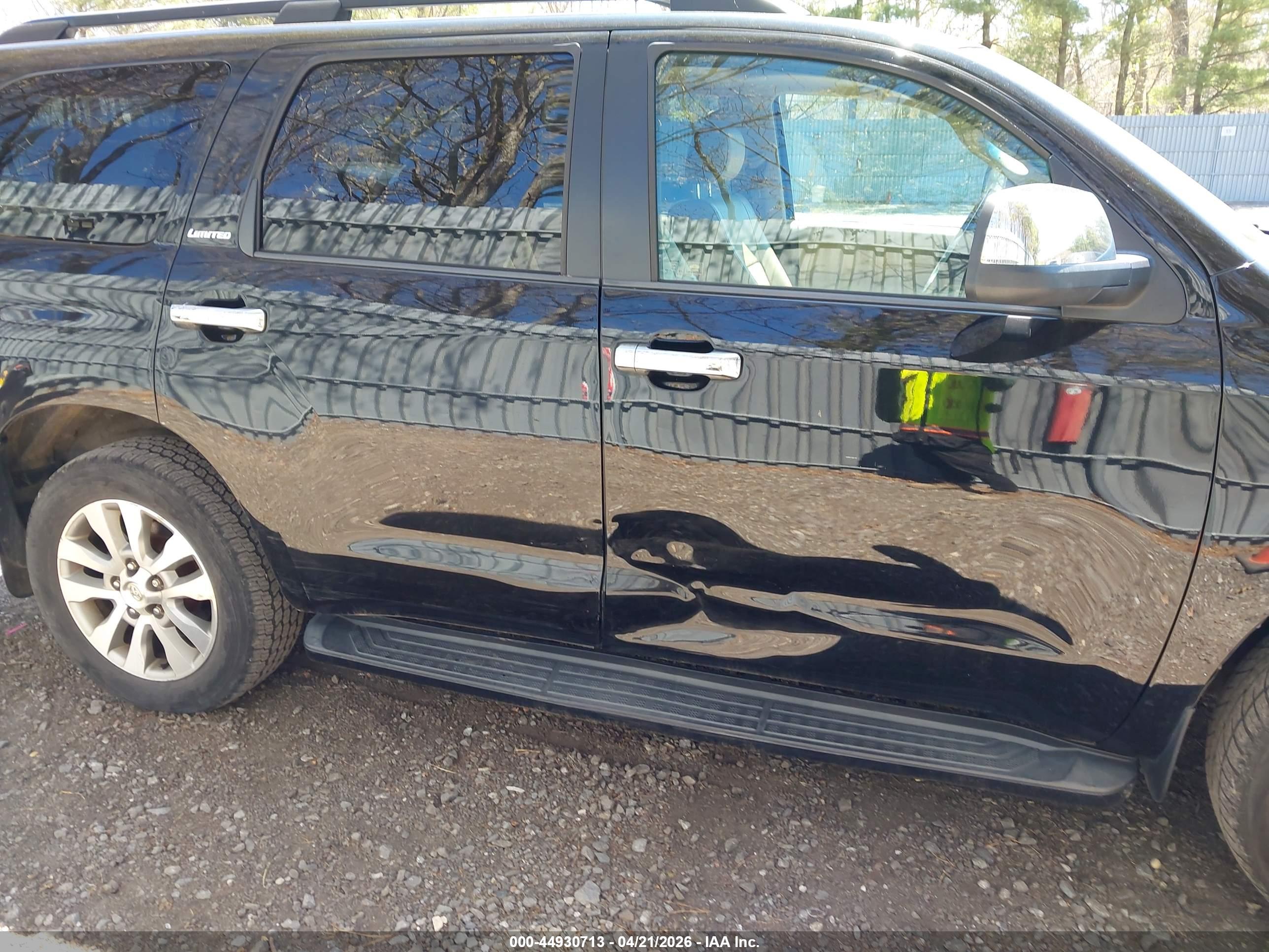 TOYOTA SEQUOIA image 6