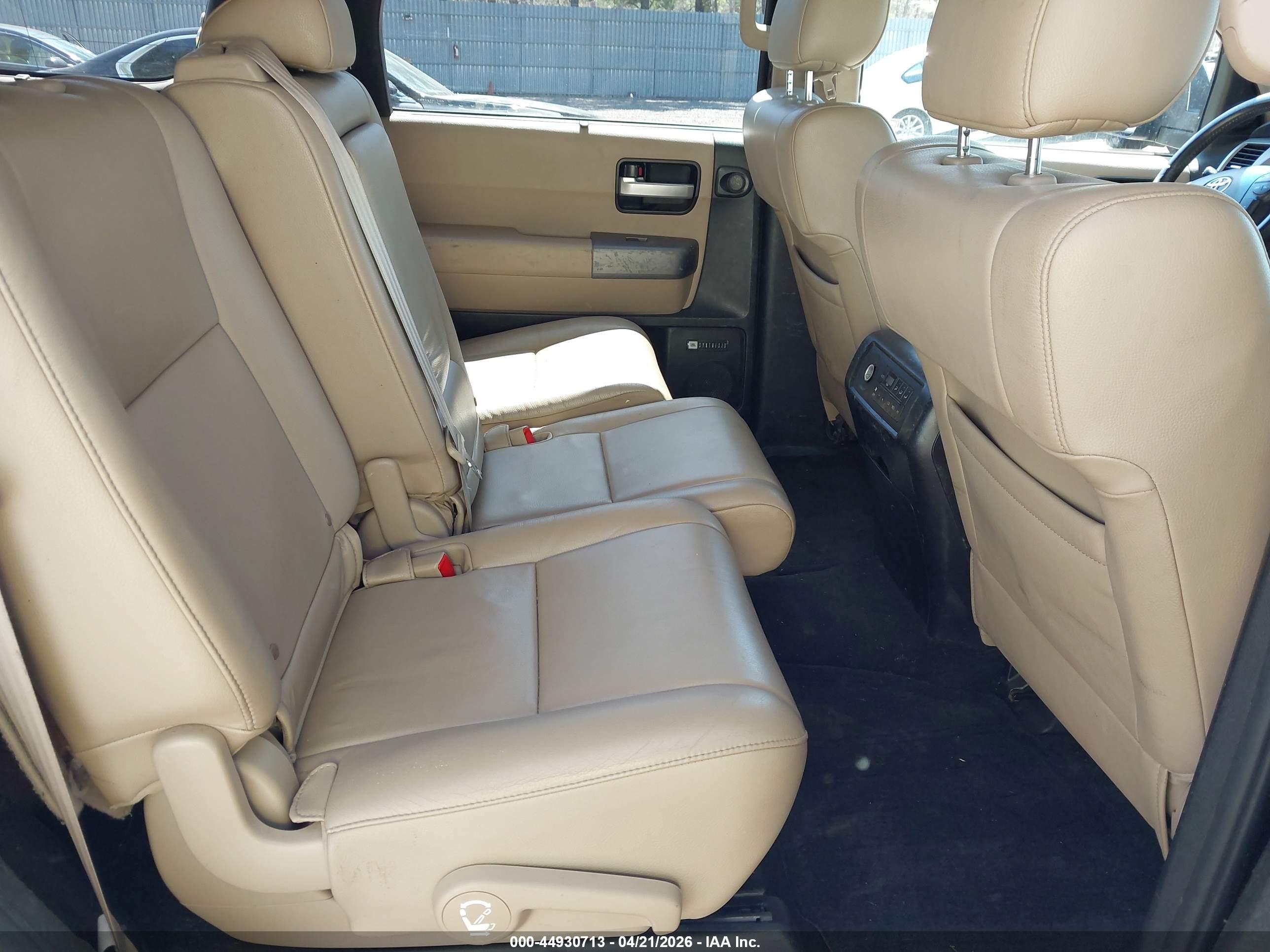 TOYOTA SEQUOIA image 8