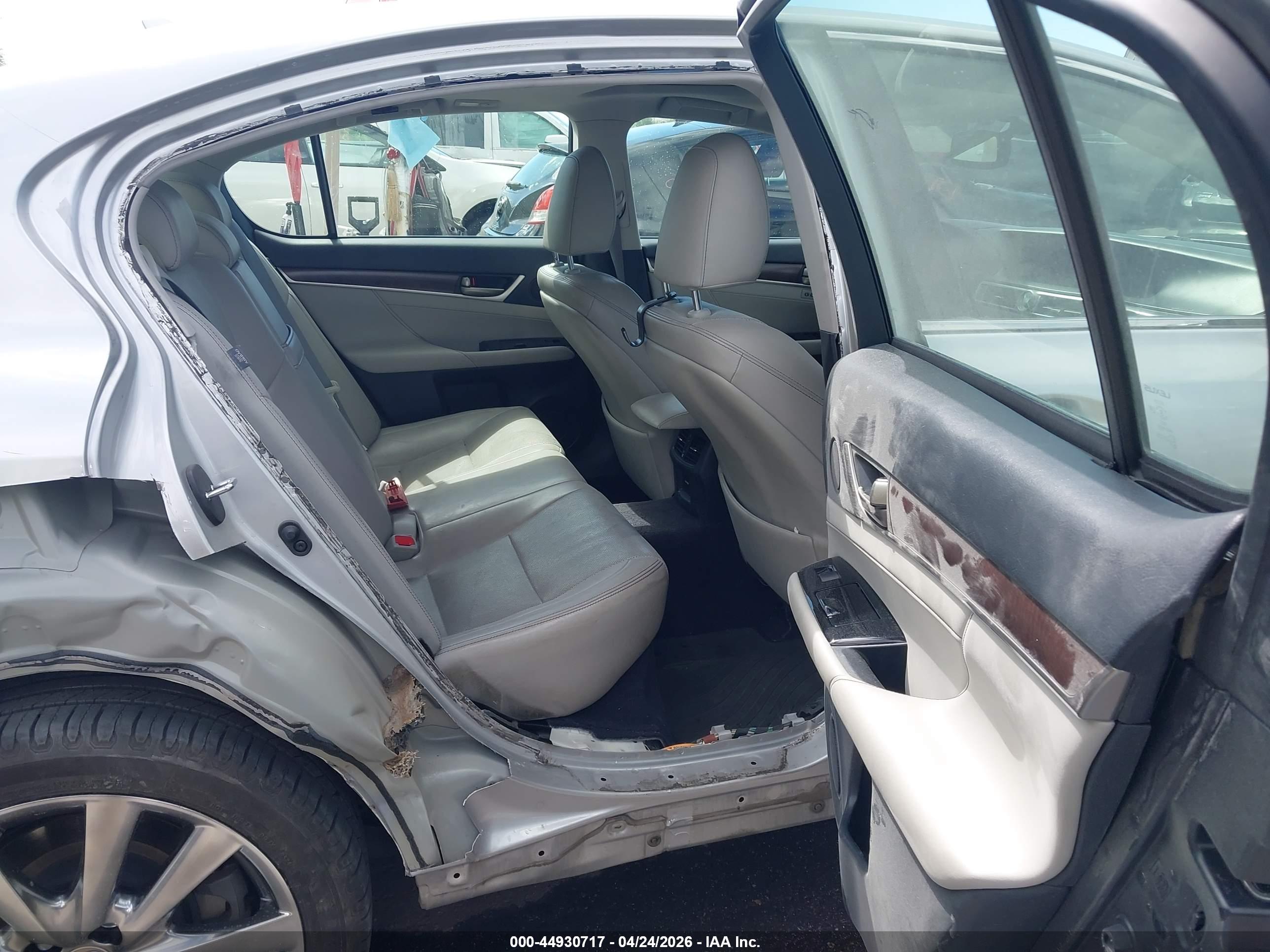LEXUS GS image 8
