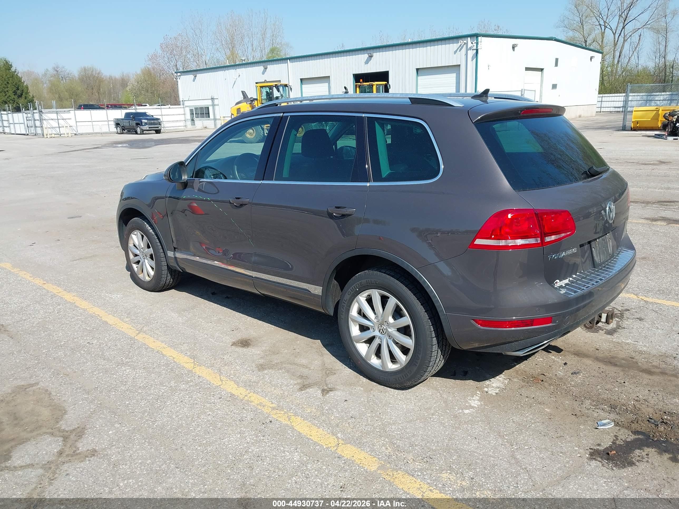 VOLKSWAGEN TOUAREG image 3