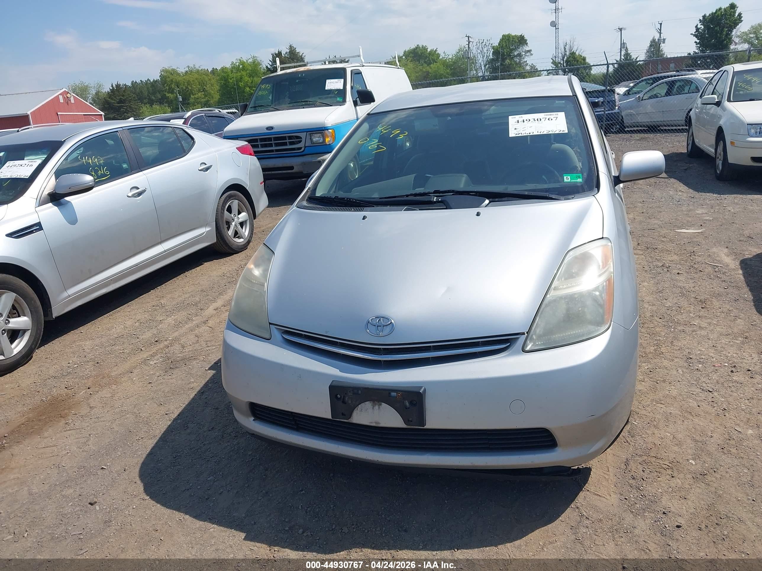 TOYOTA PRIUS image 6