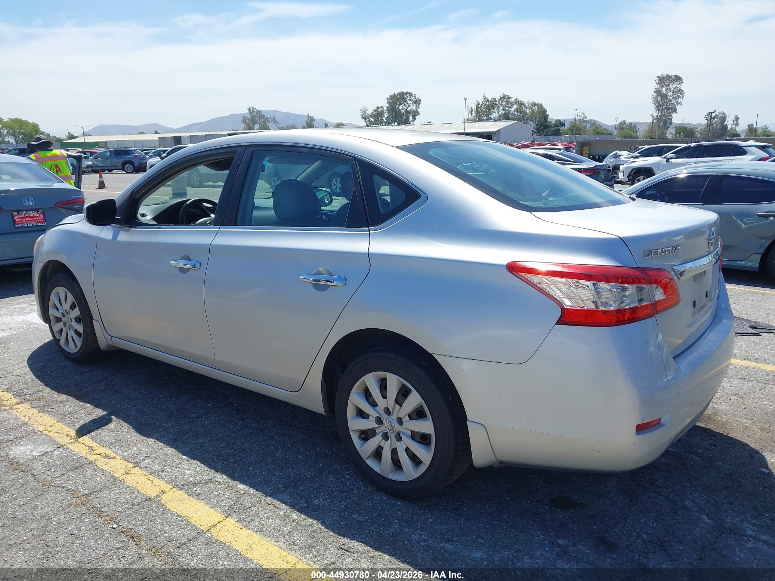 NISSAN SENTRA image 3