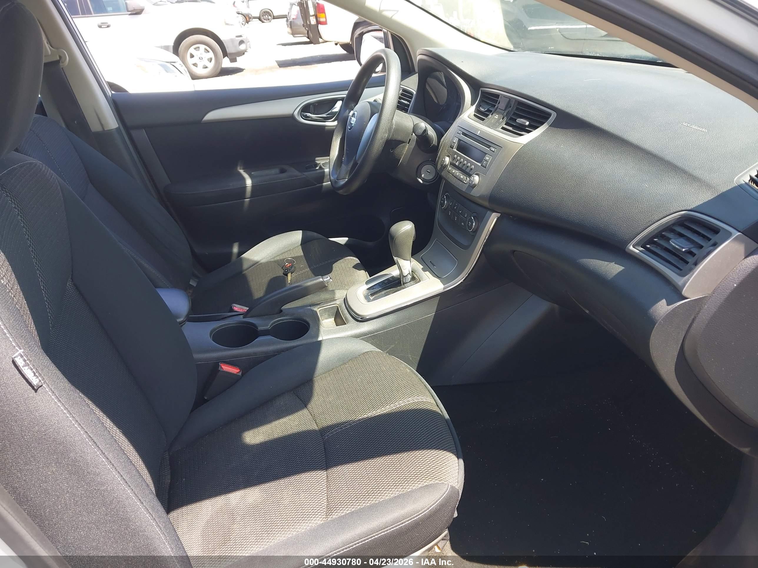 NISSAN SENTRA image 5