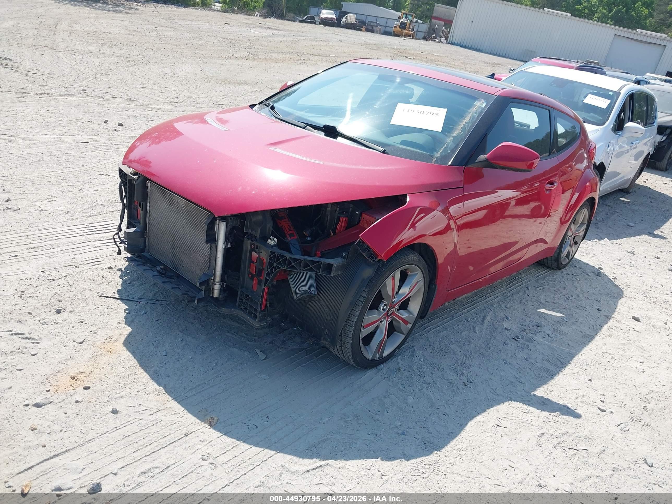 HYUNDAI VELOSTER image 2