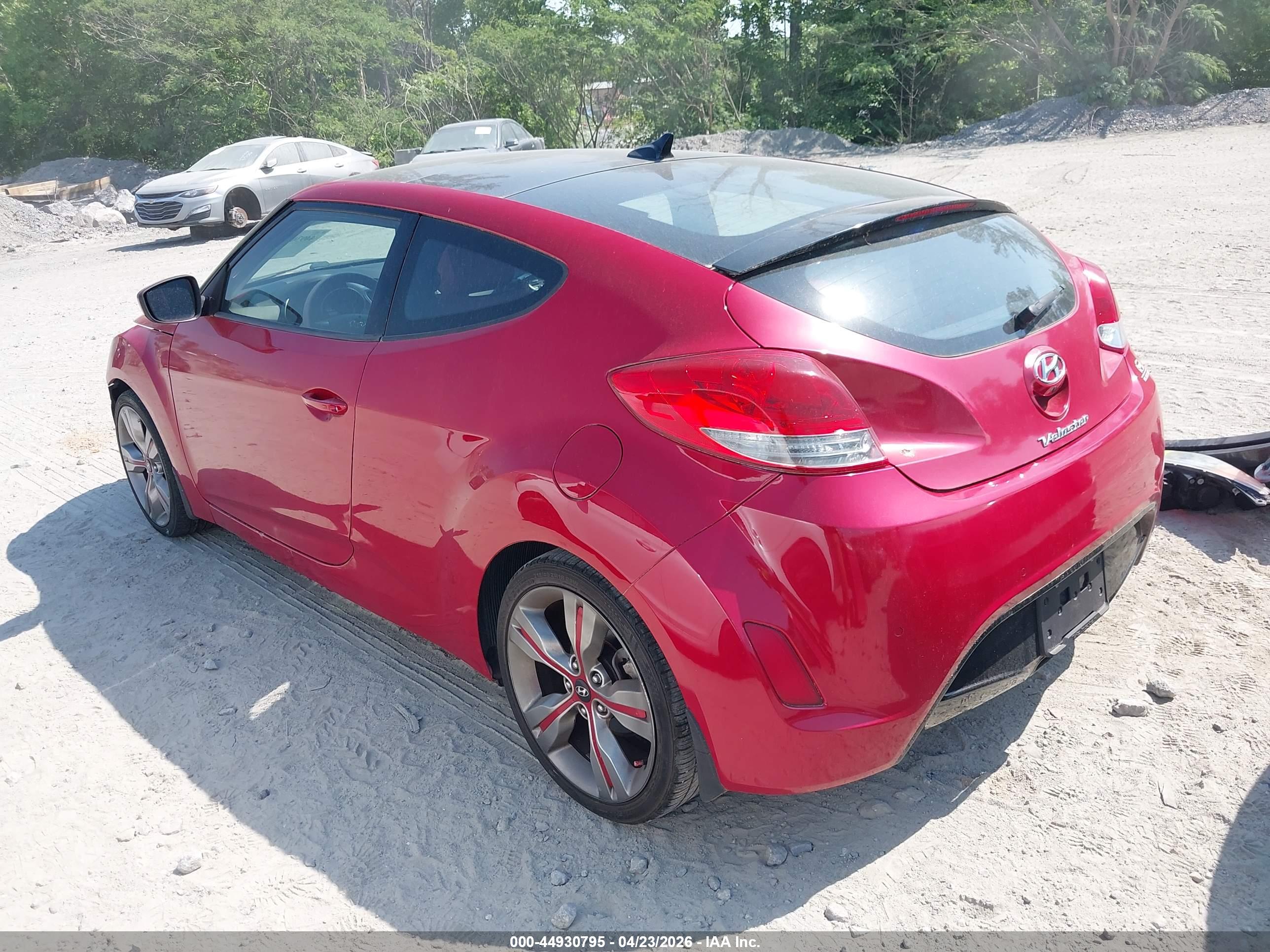 HYUNDAI VELOSTER image 3