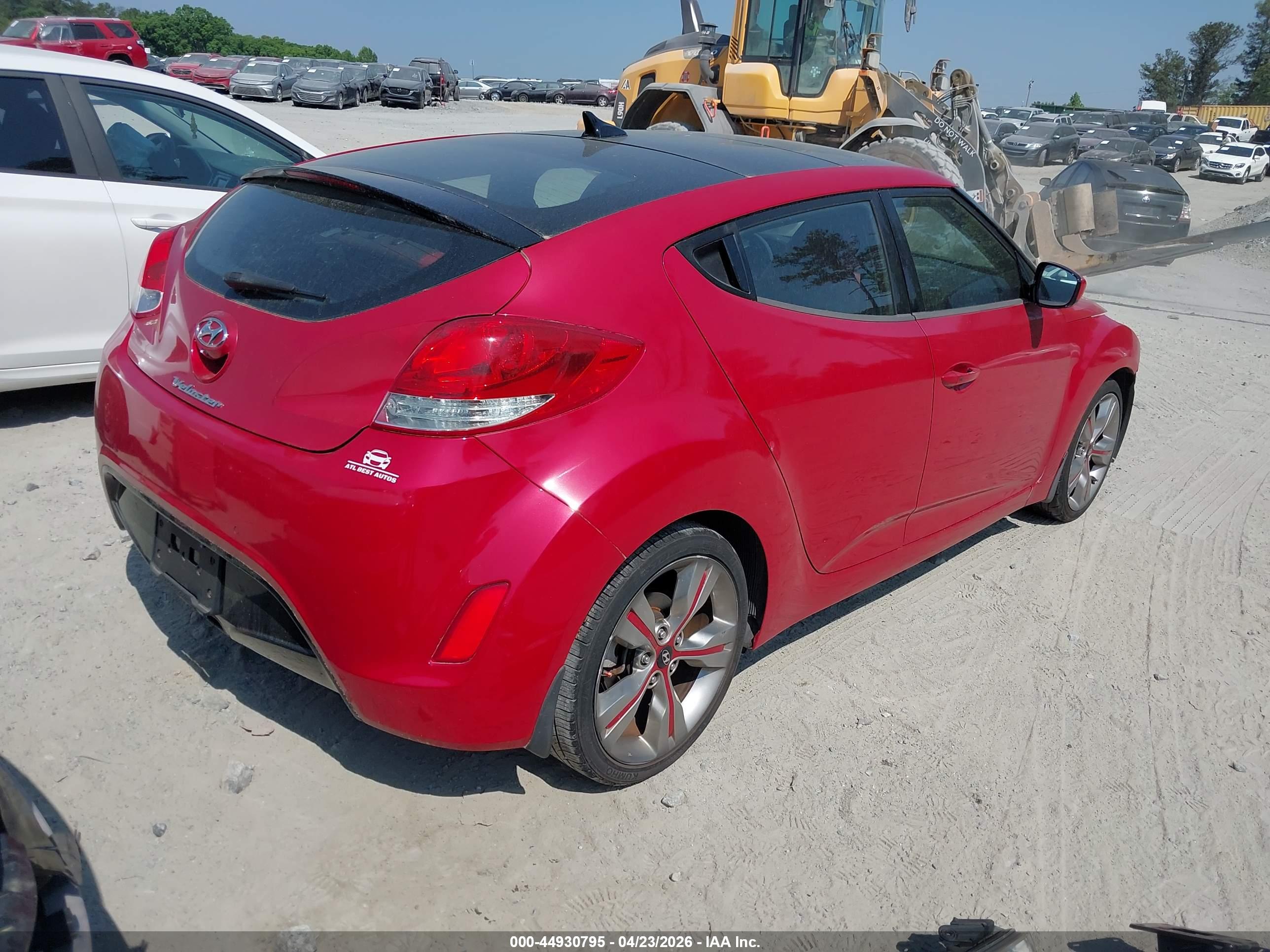 HYUNDAI VELOSTER image 4