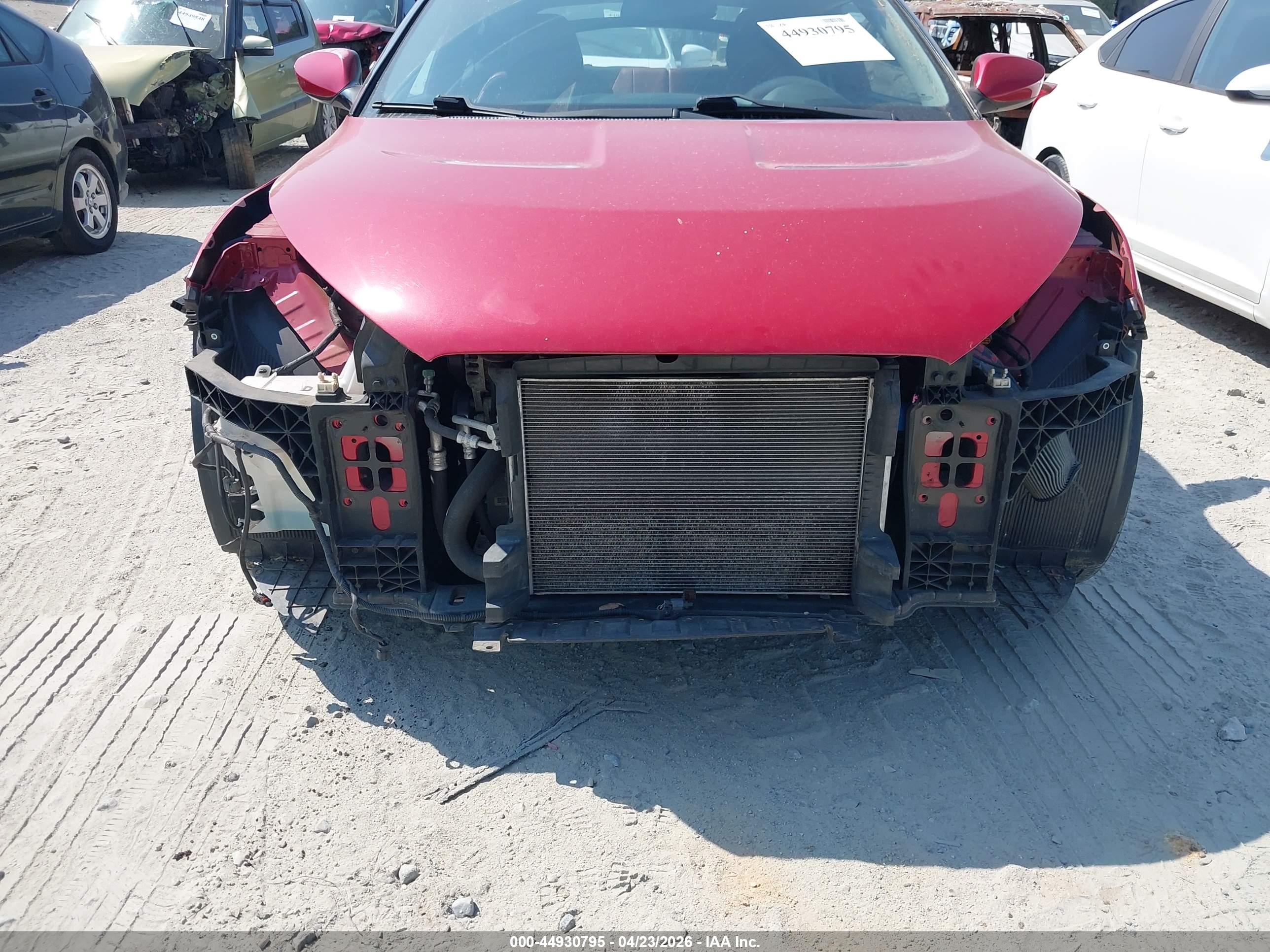 HYUNDAI VELOSTER image 6
