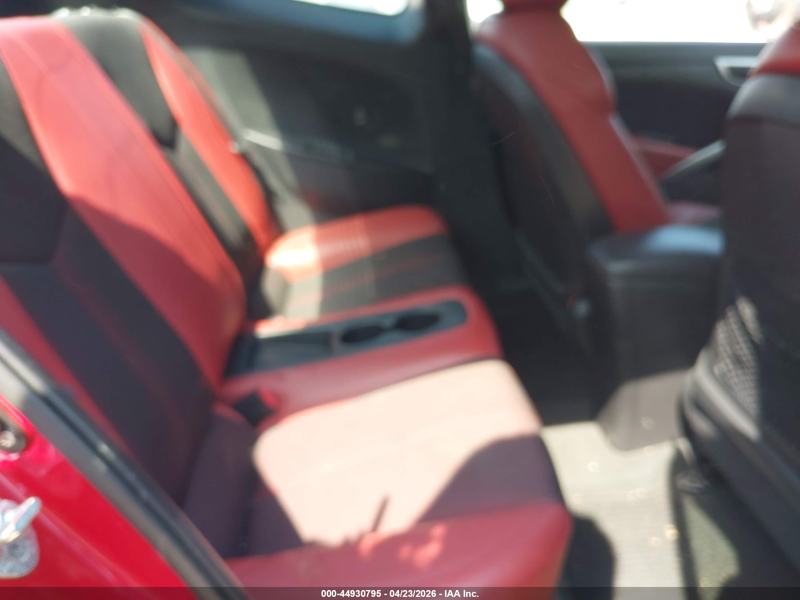 HYUNDAI VELOSTER image 8