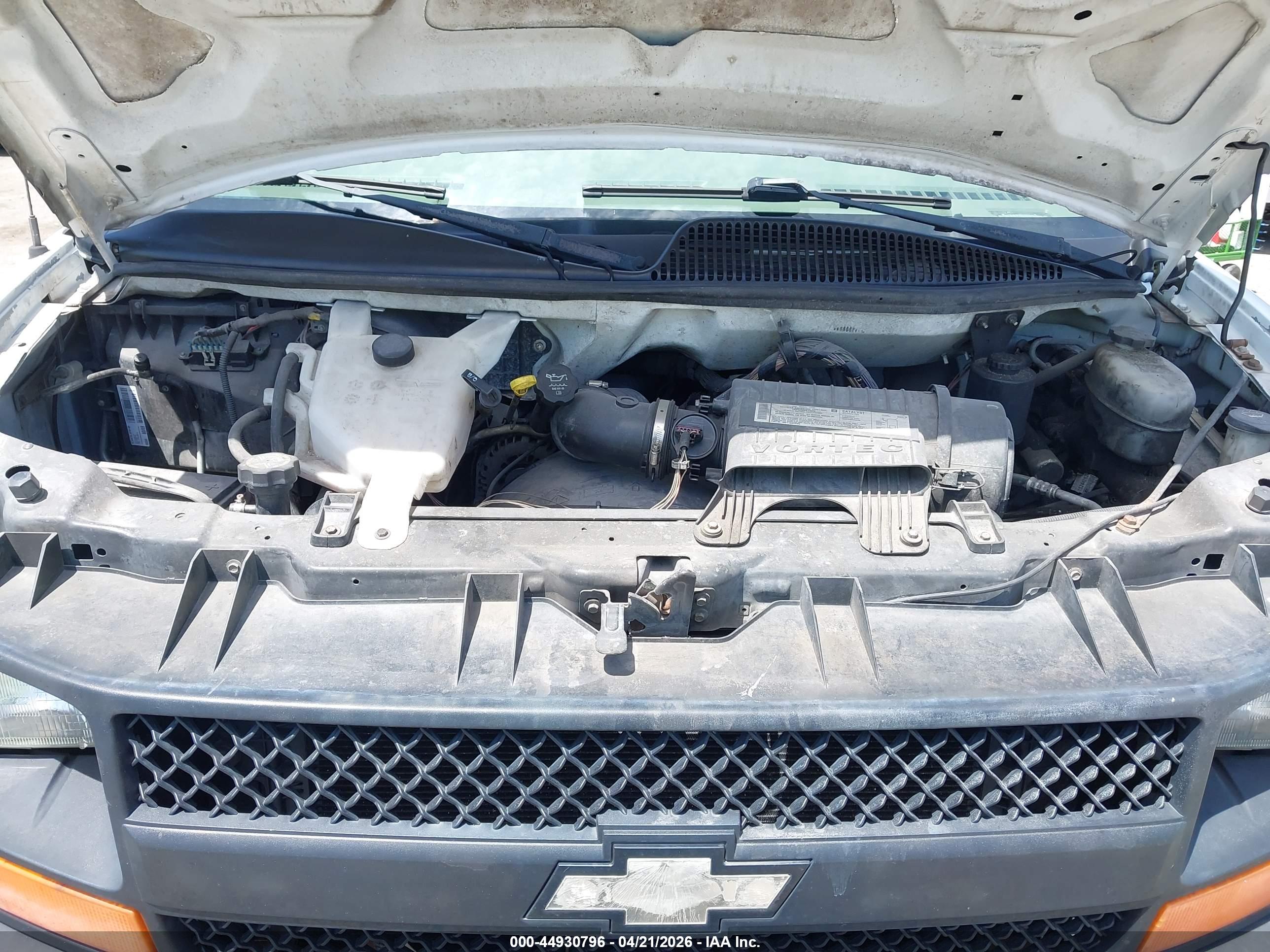 CHEVROLET EXPRESS image 10
