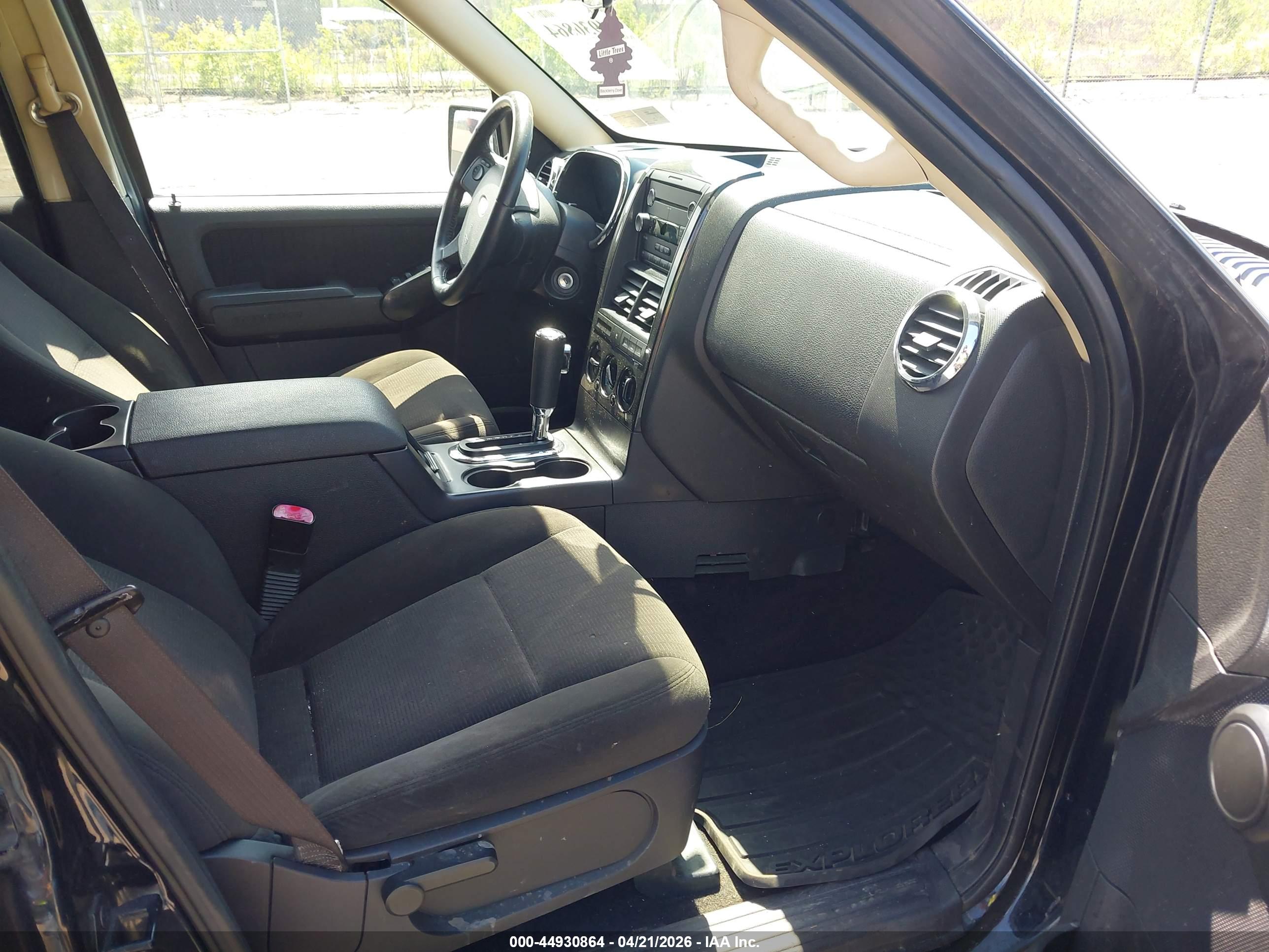 FORD EXPLORER image 5