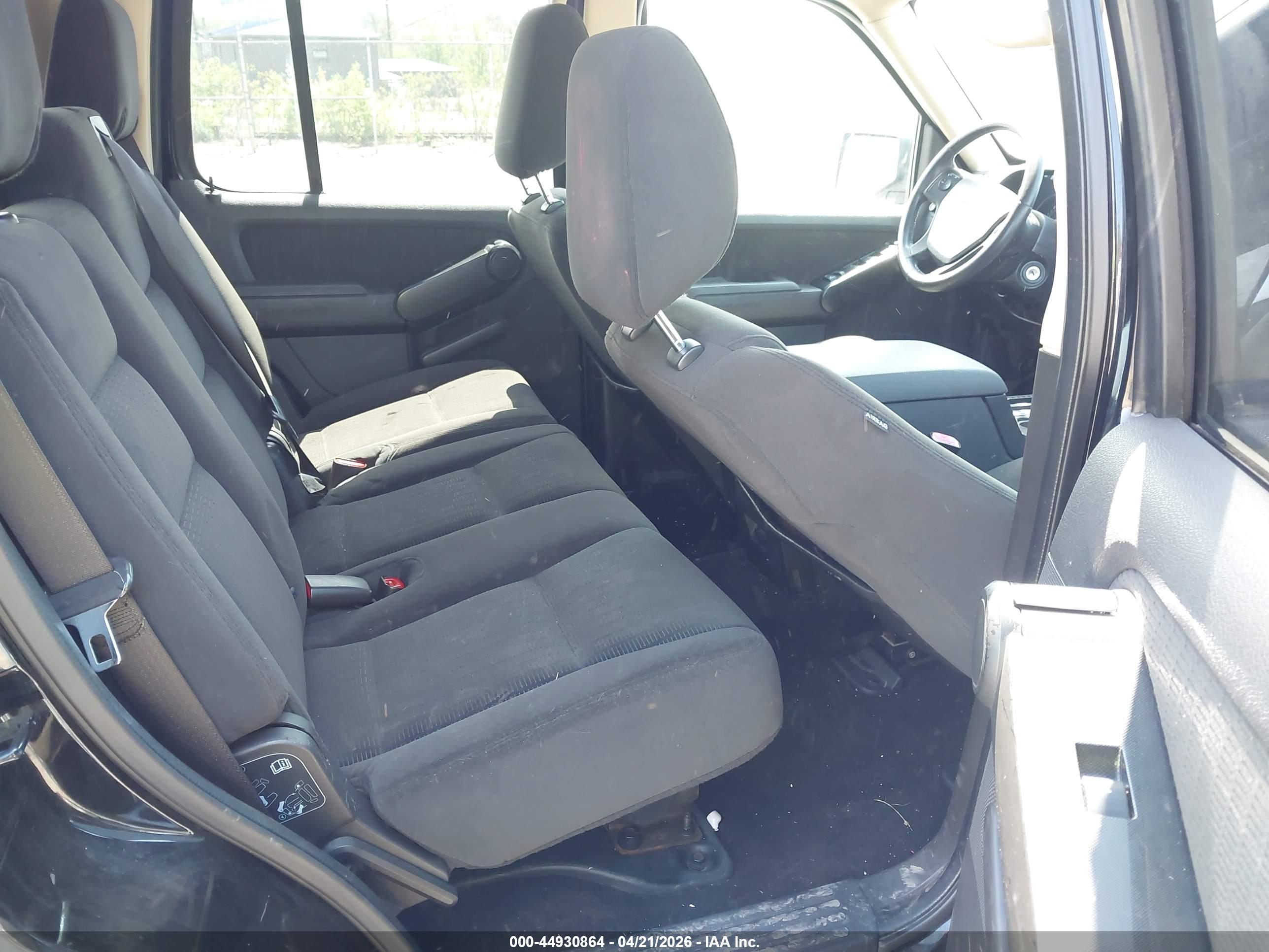FORD EXPLORER image 8