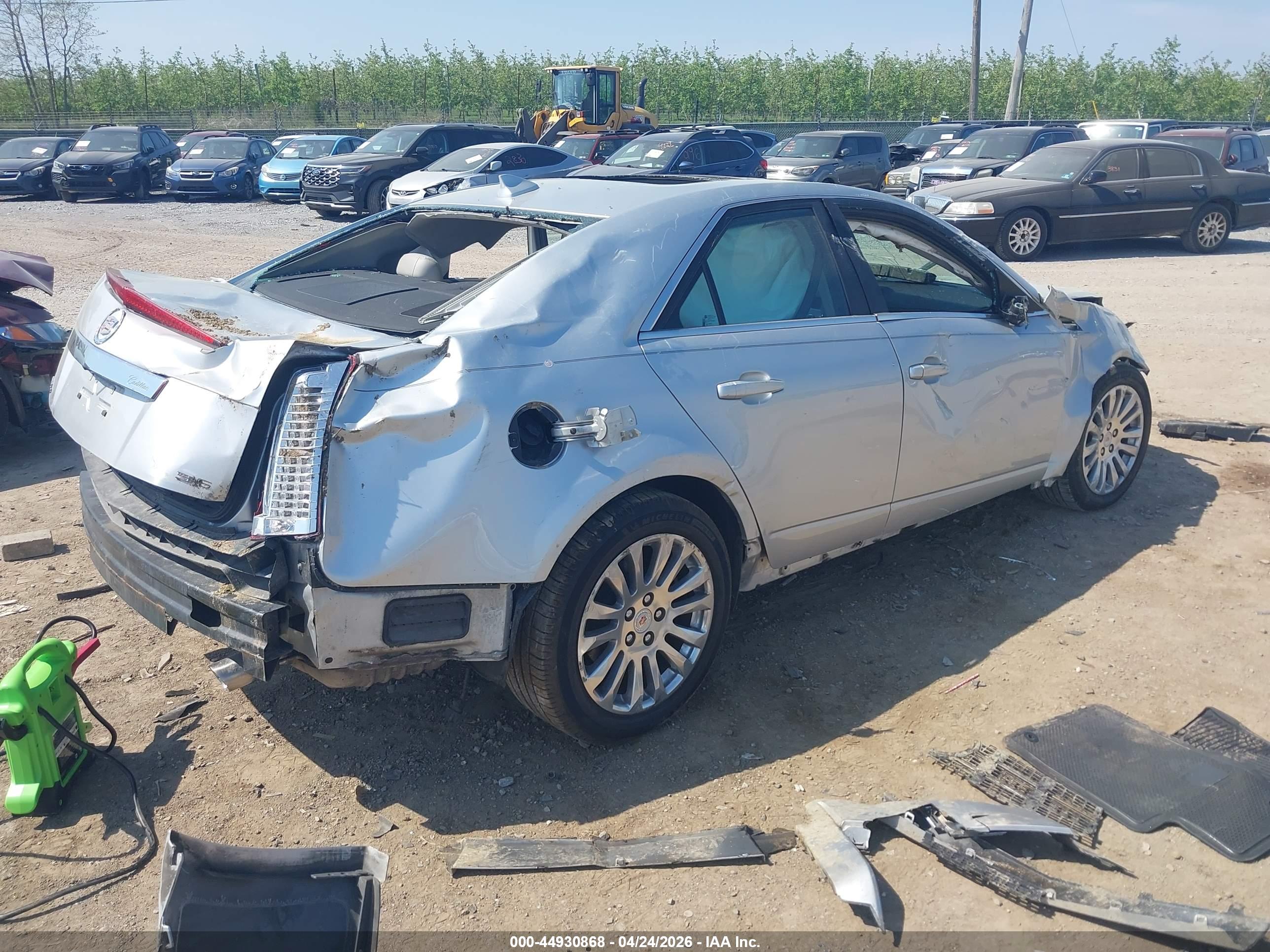 CADILLAC CTS image 4
