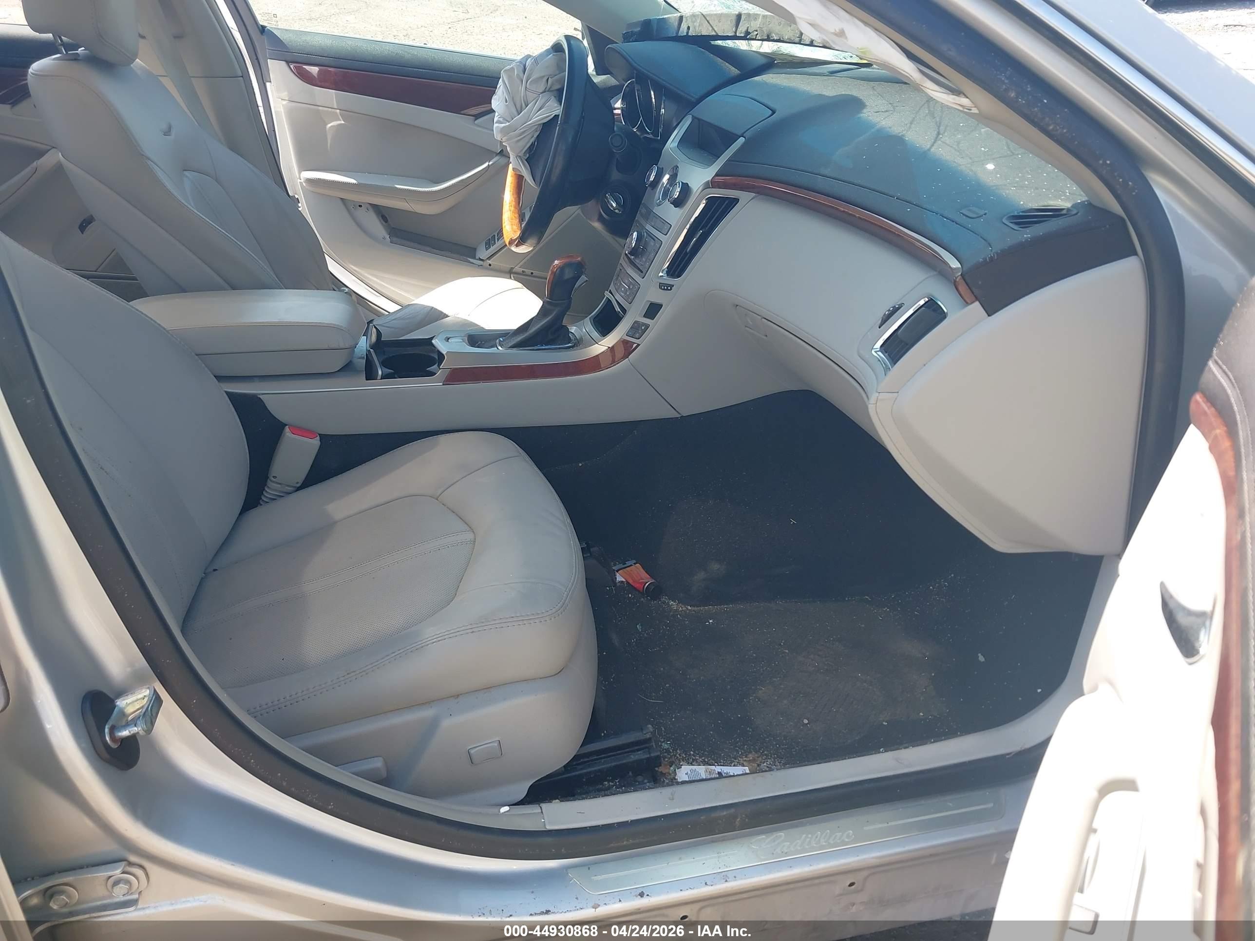 CADILLAC CTS image 5