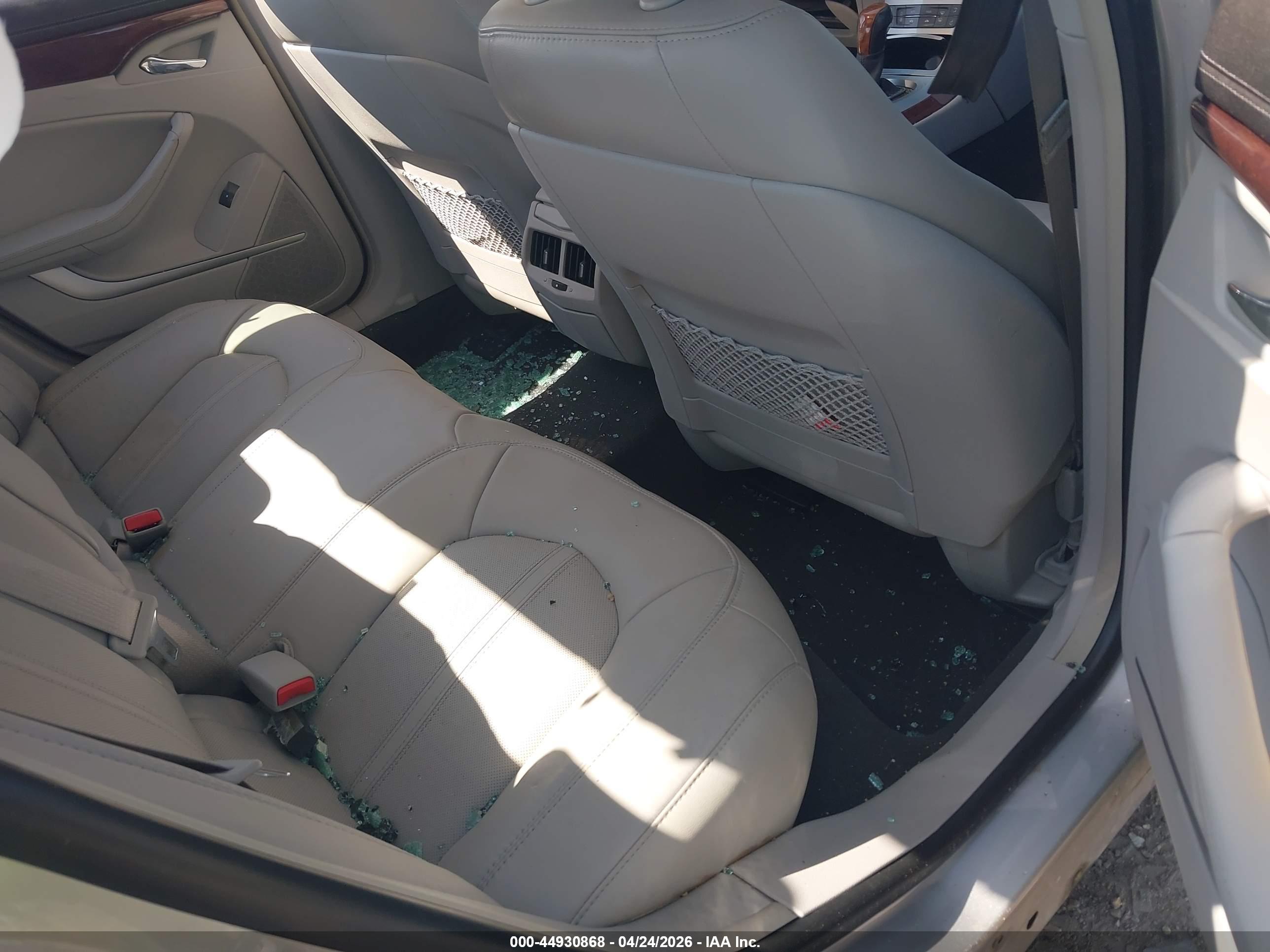 CADILLAC CTS image 8