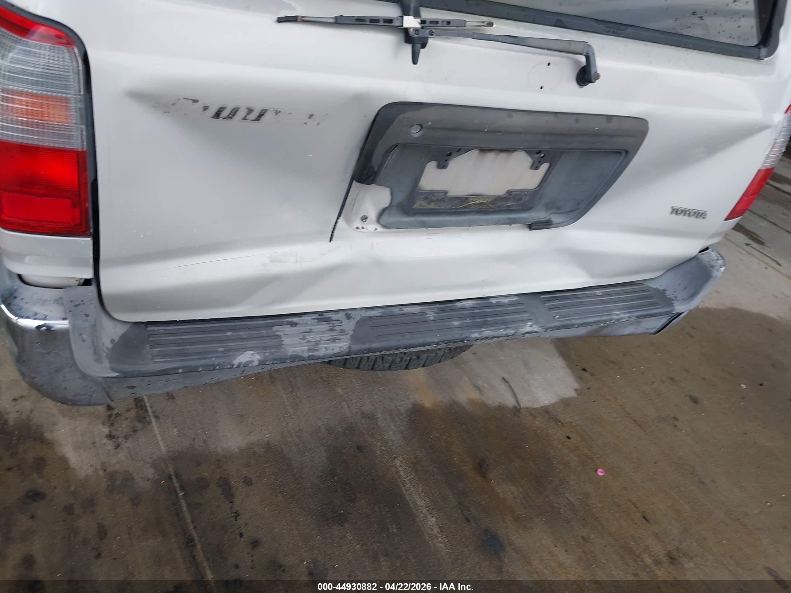 TOYOTA 4RUNNER image 6