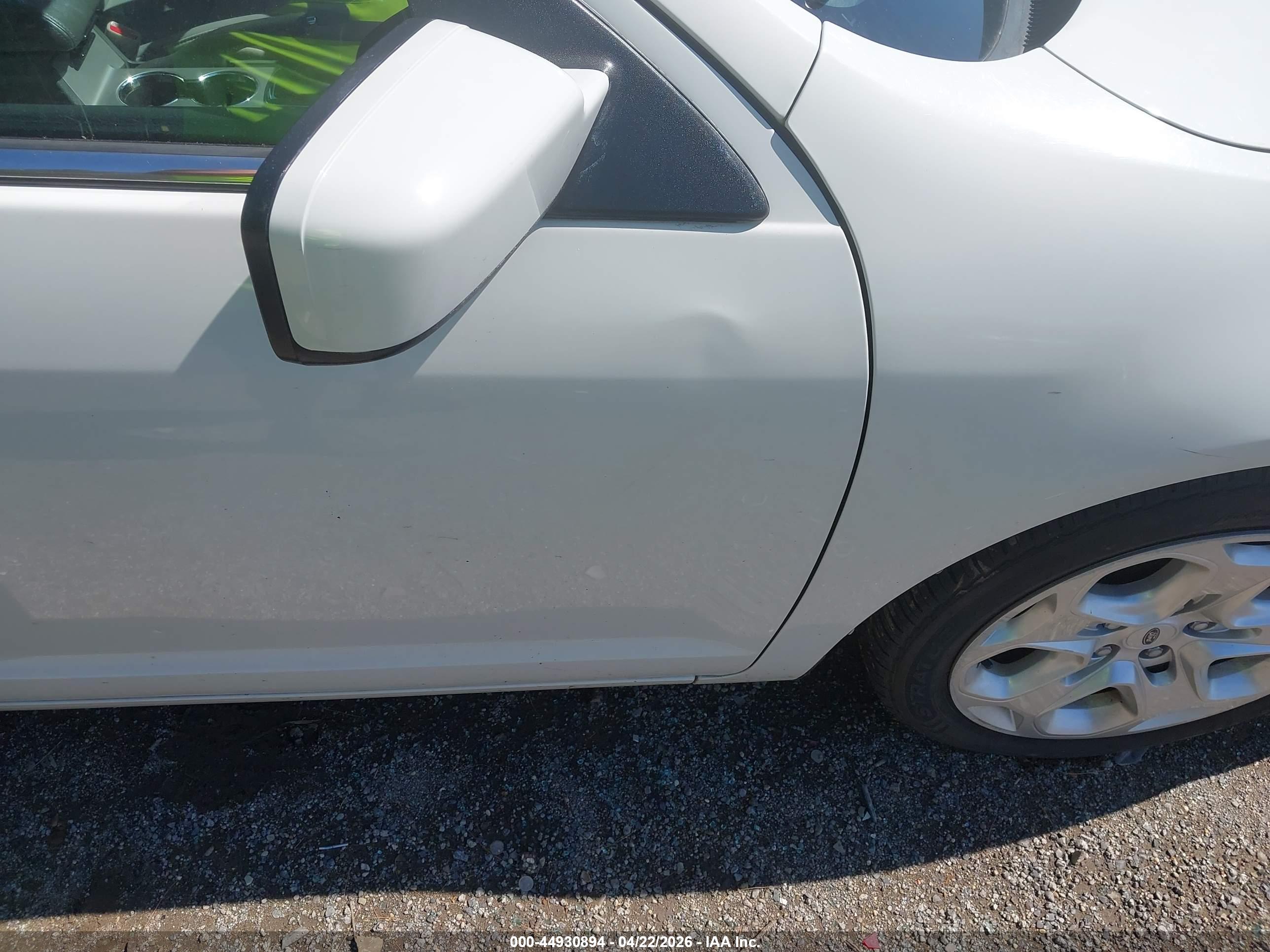 FORD FUSION image 6