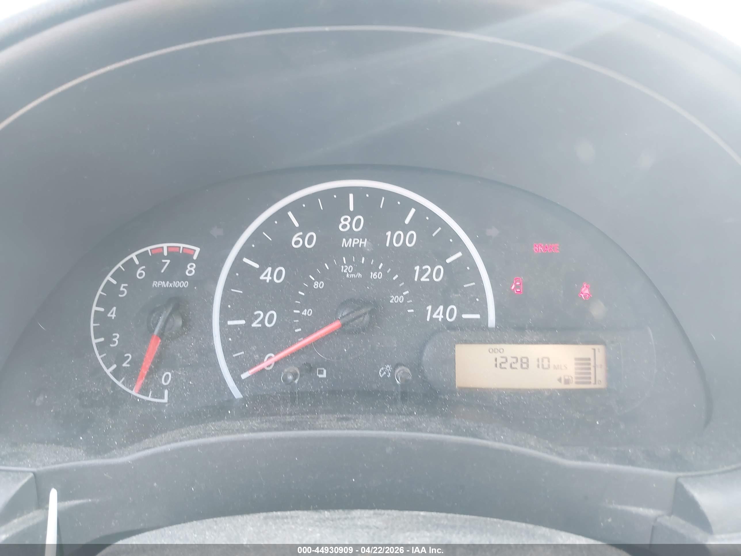 NISSAN VERSA image 7