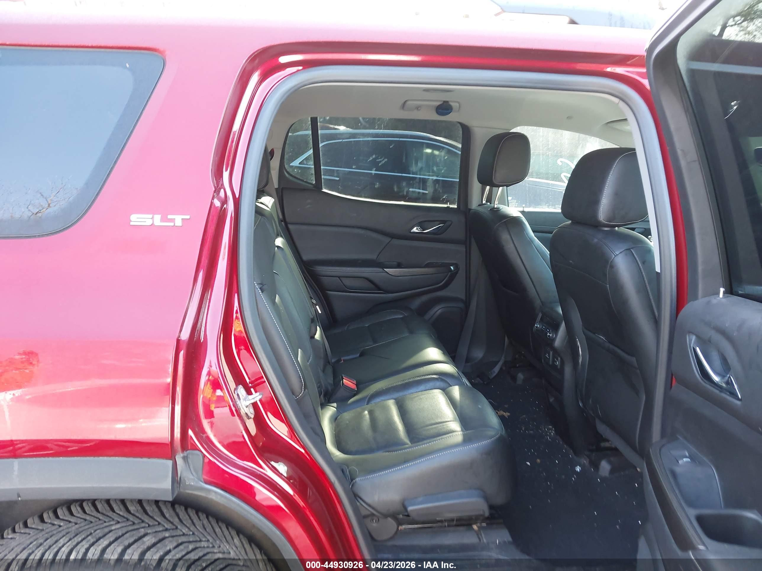 GMC ACADIA image 8