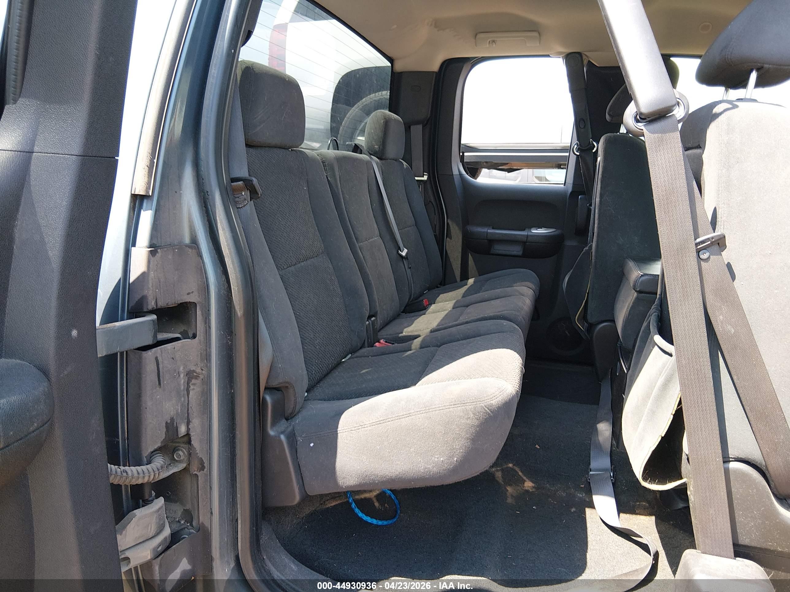 CHEVROLET SILVERADO image 8