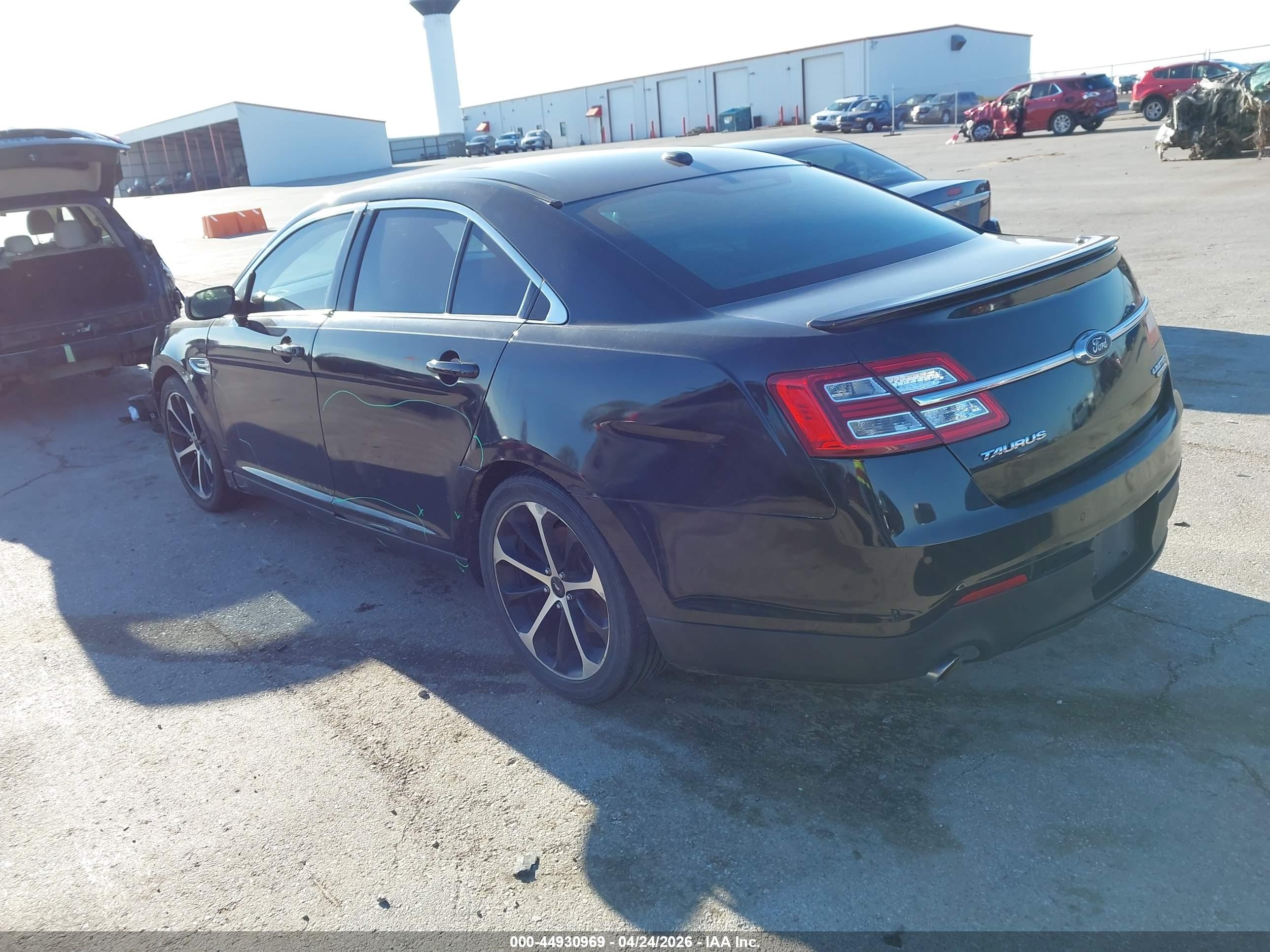FORD TAURUS image 3