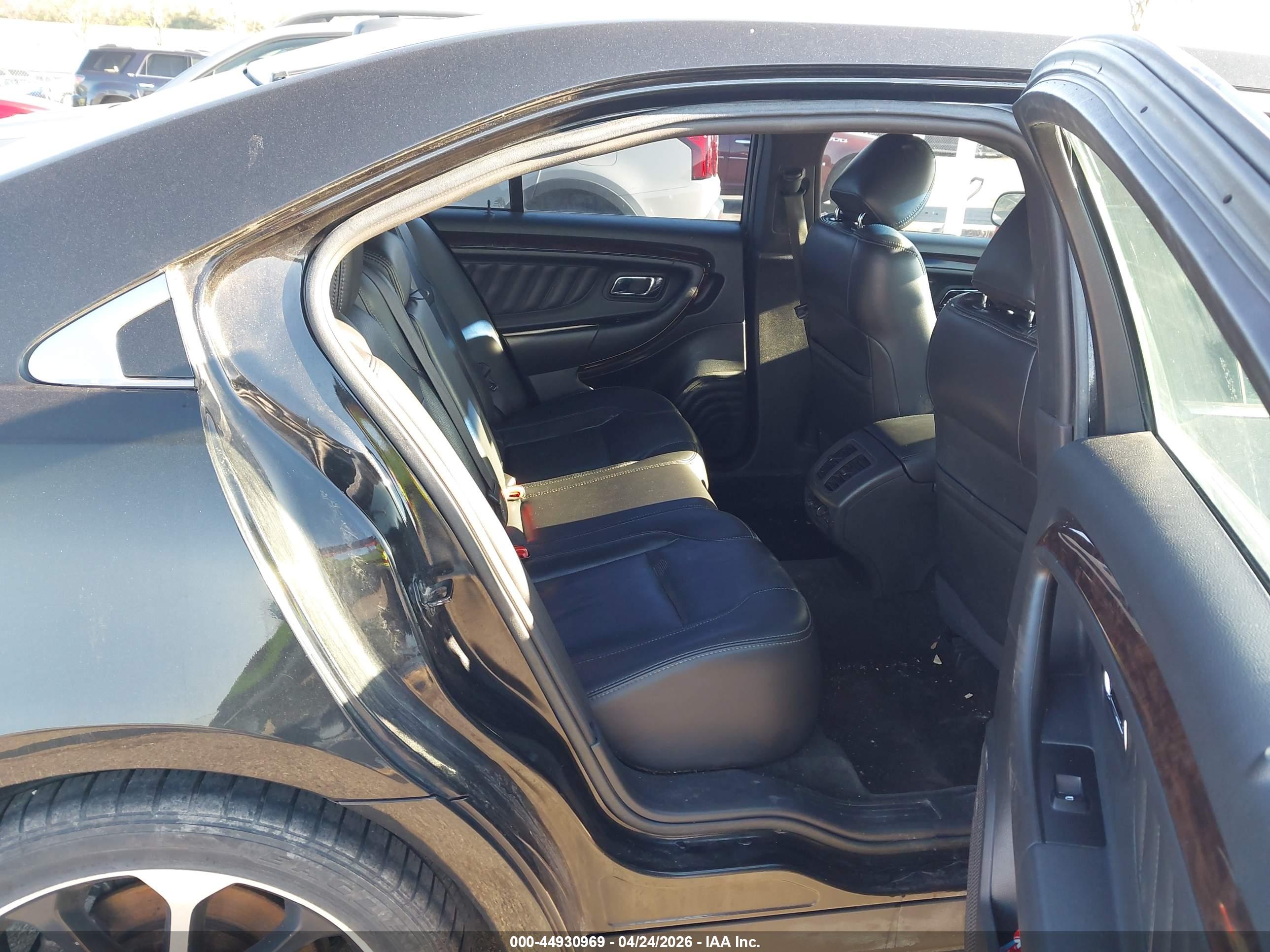 FORD TAURUS image 8