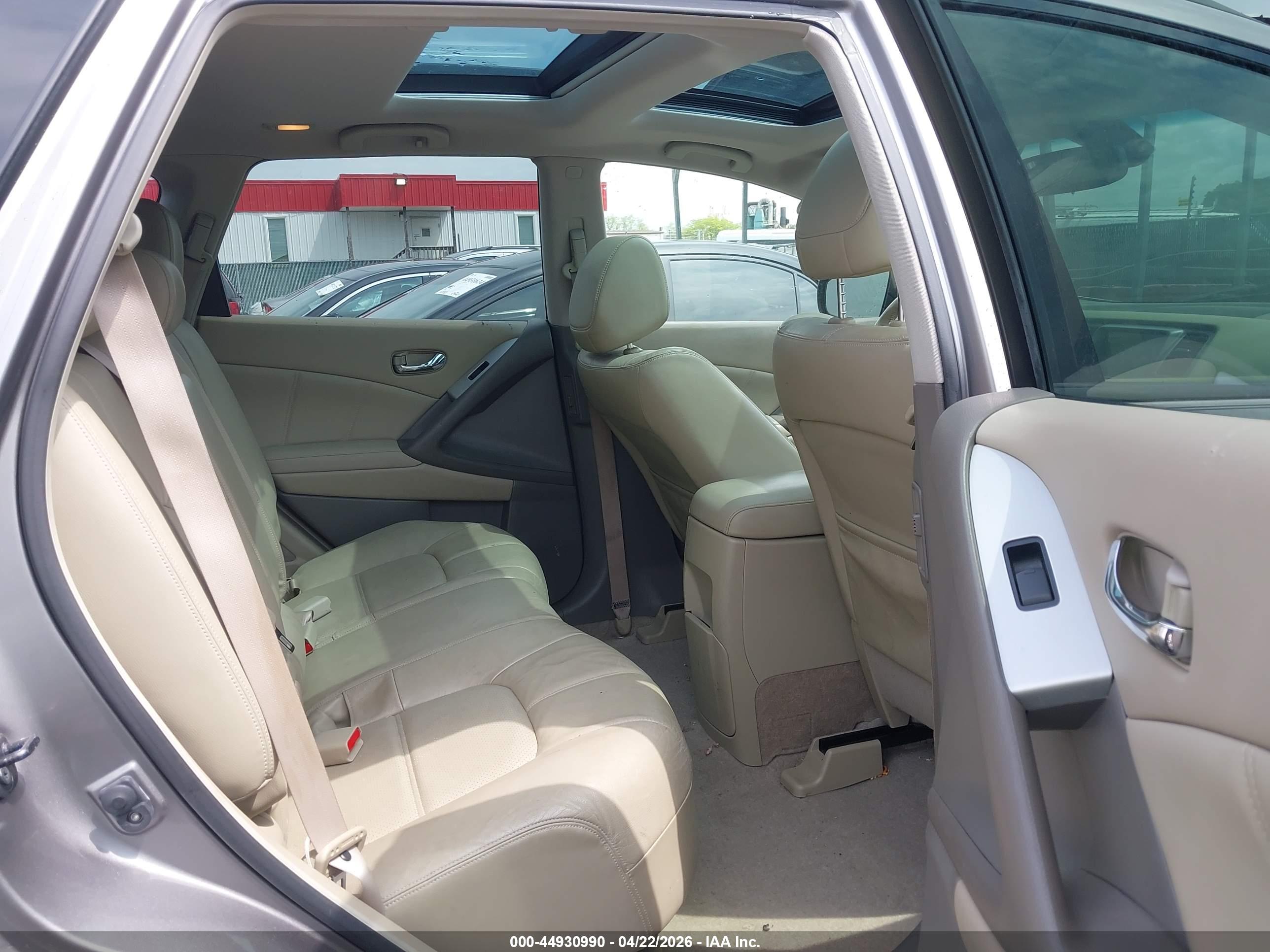 NISSAN MURANO image 8