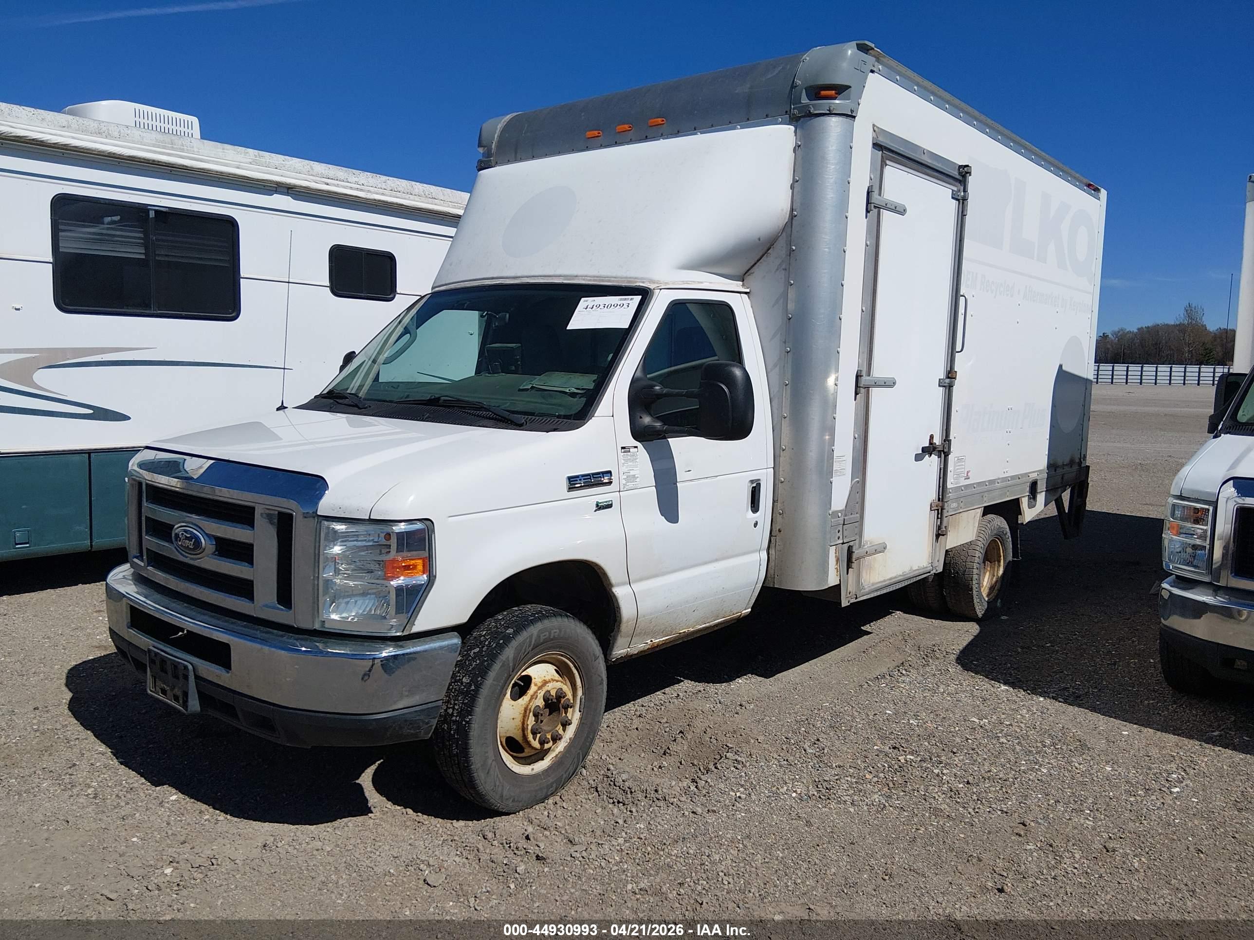 FORD E-350 image 2