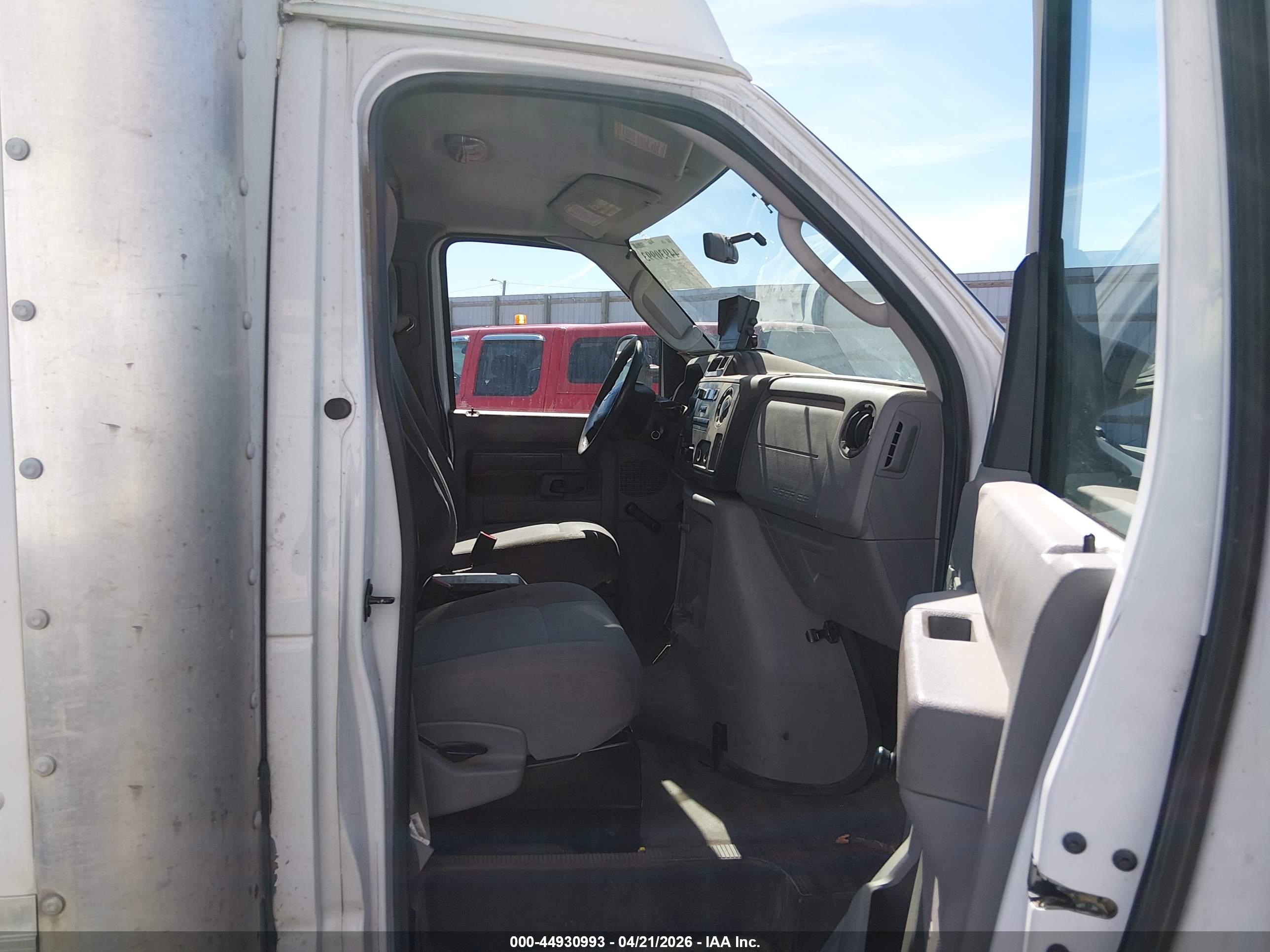 FORD E-350 image 7