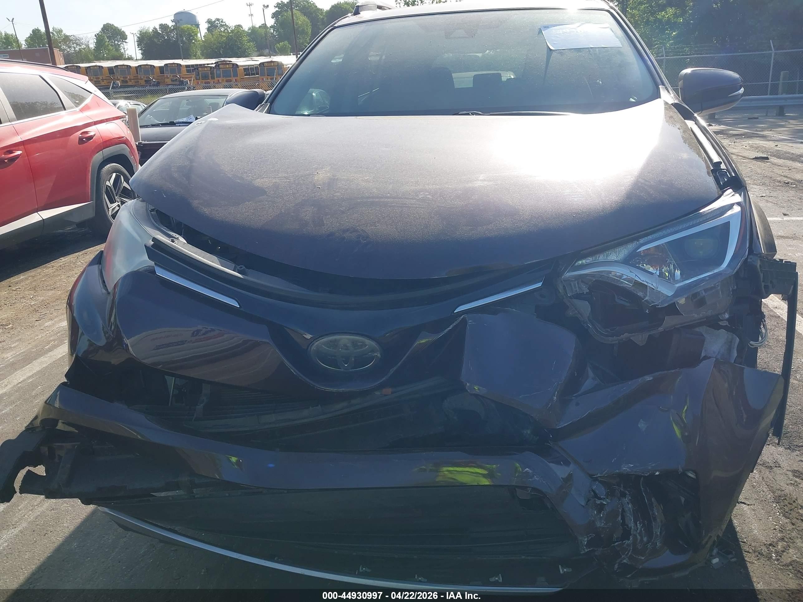 TOYOTA RAV4 image 6