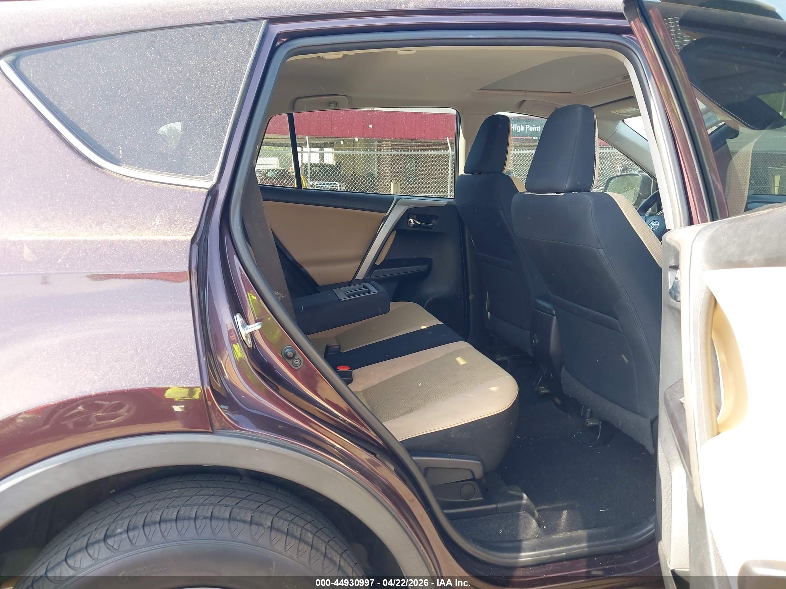 TOYOTA RAV4 image 8