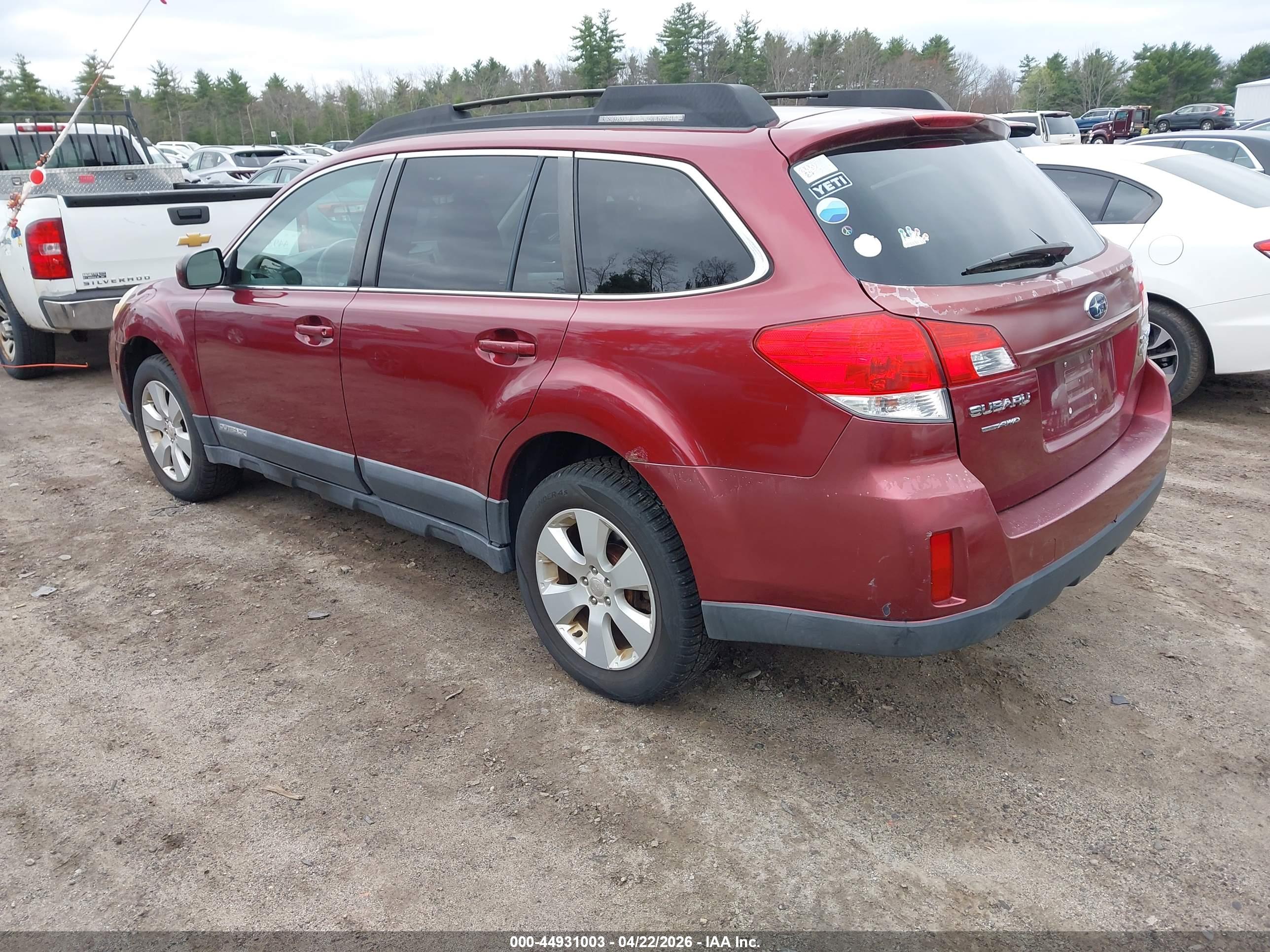 SUBARU OUTBACK image 3
