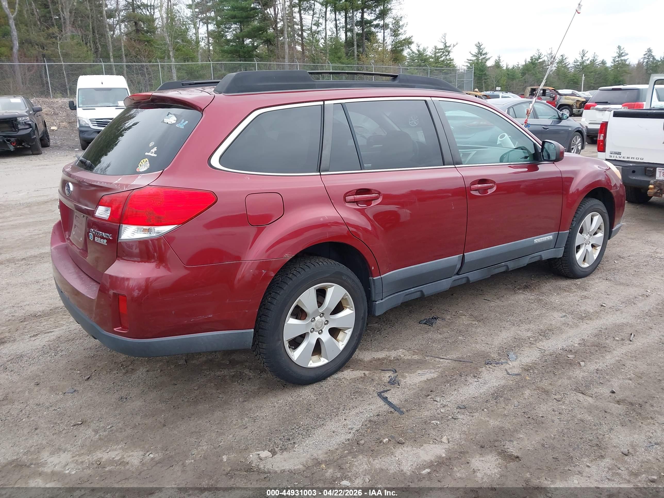 SUBARU OUTBACK image 4