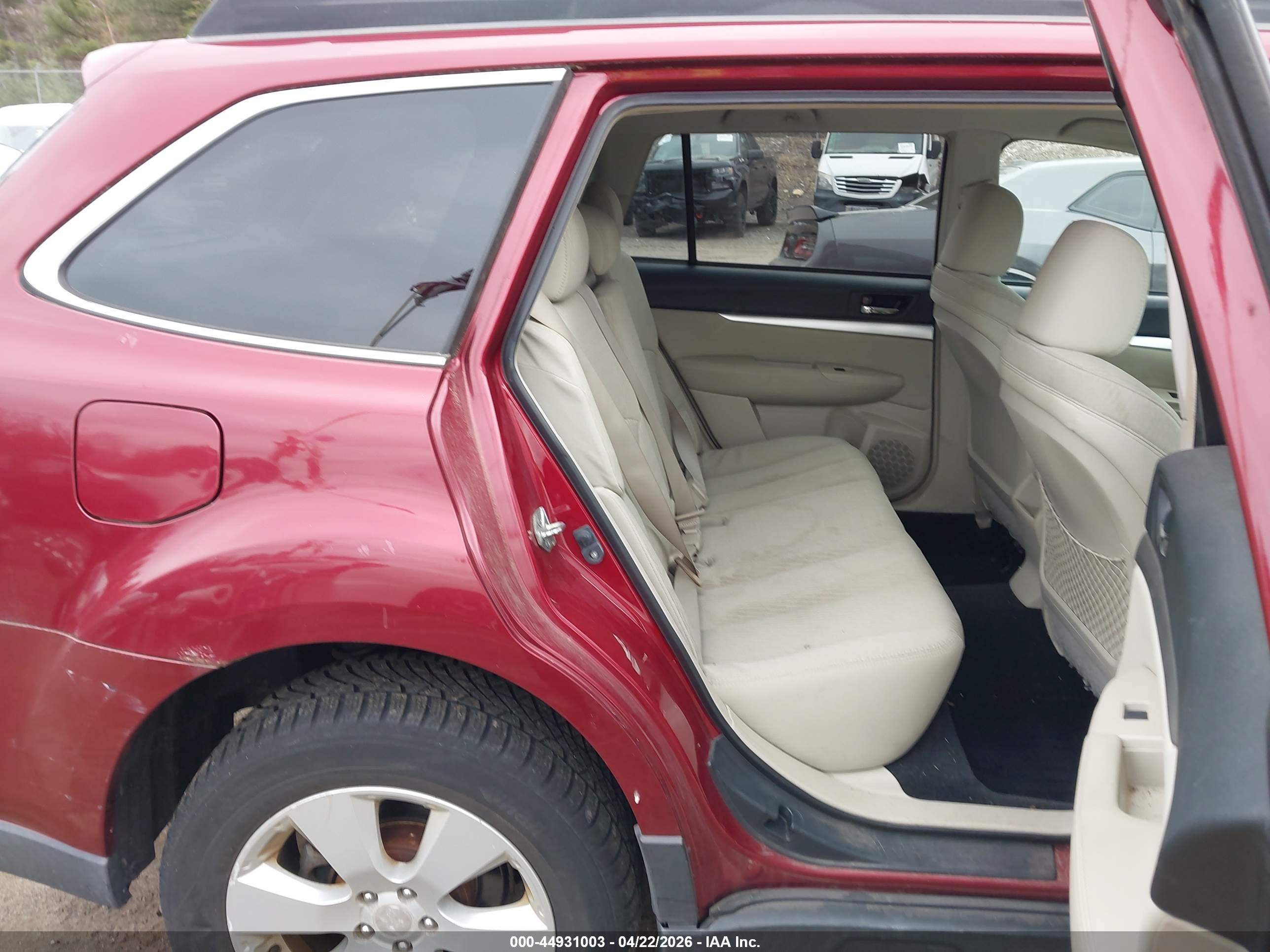 SUBARU OUTBACK image 8