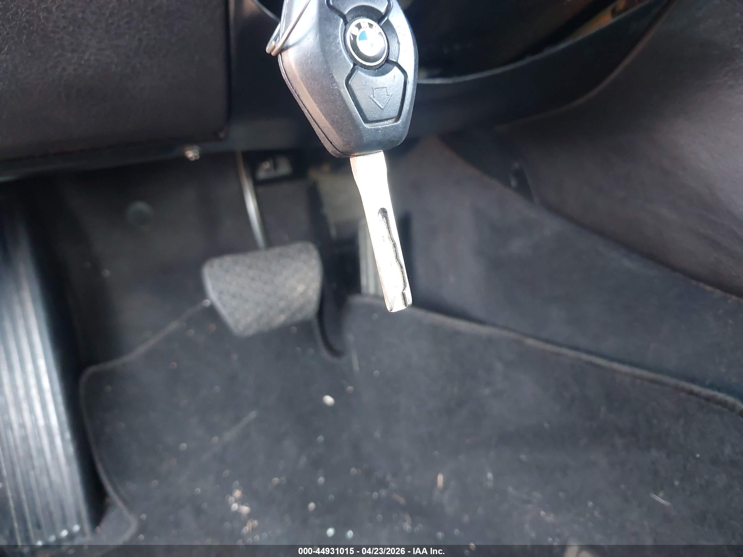 BMW 330CI image 11