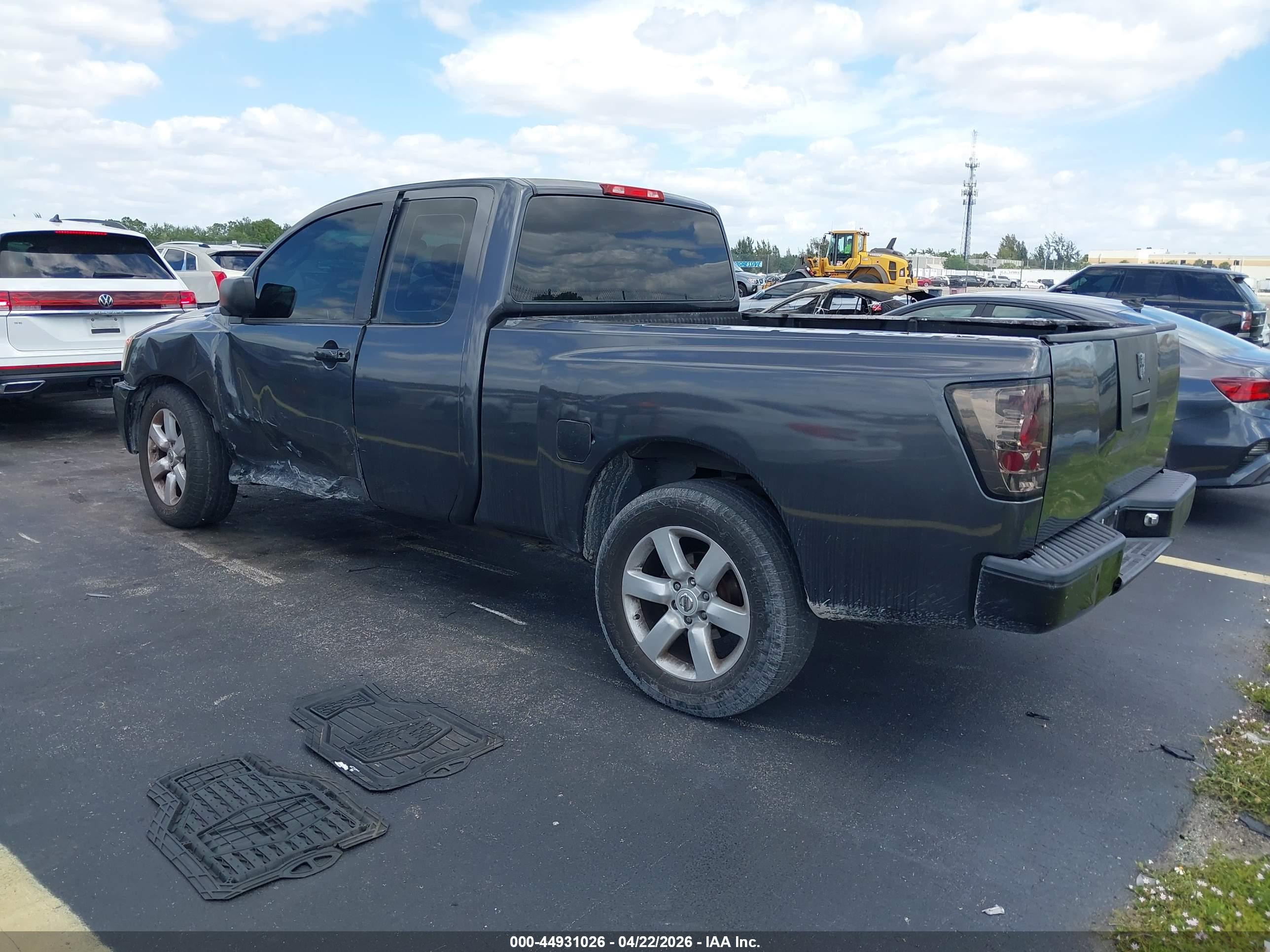NISSAN TITAN image 3