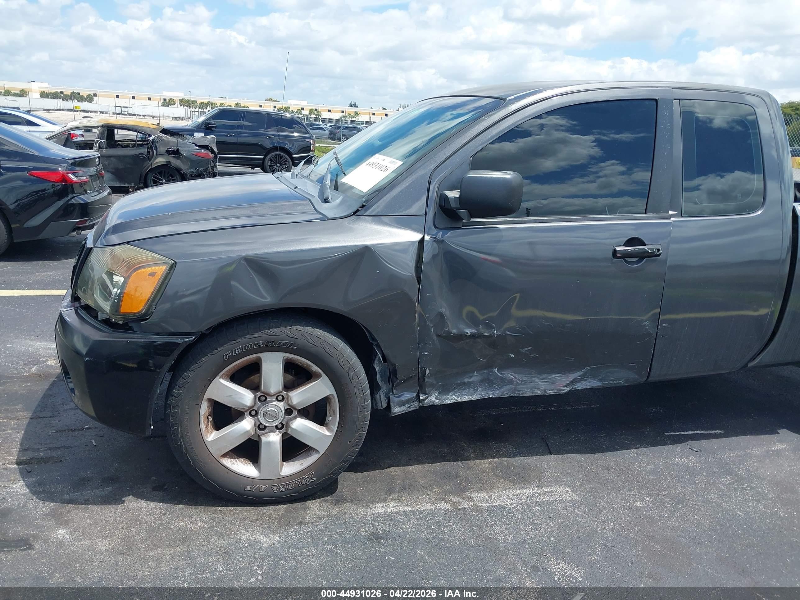 NISSAN TITAN image 6