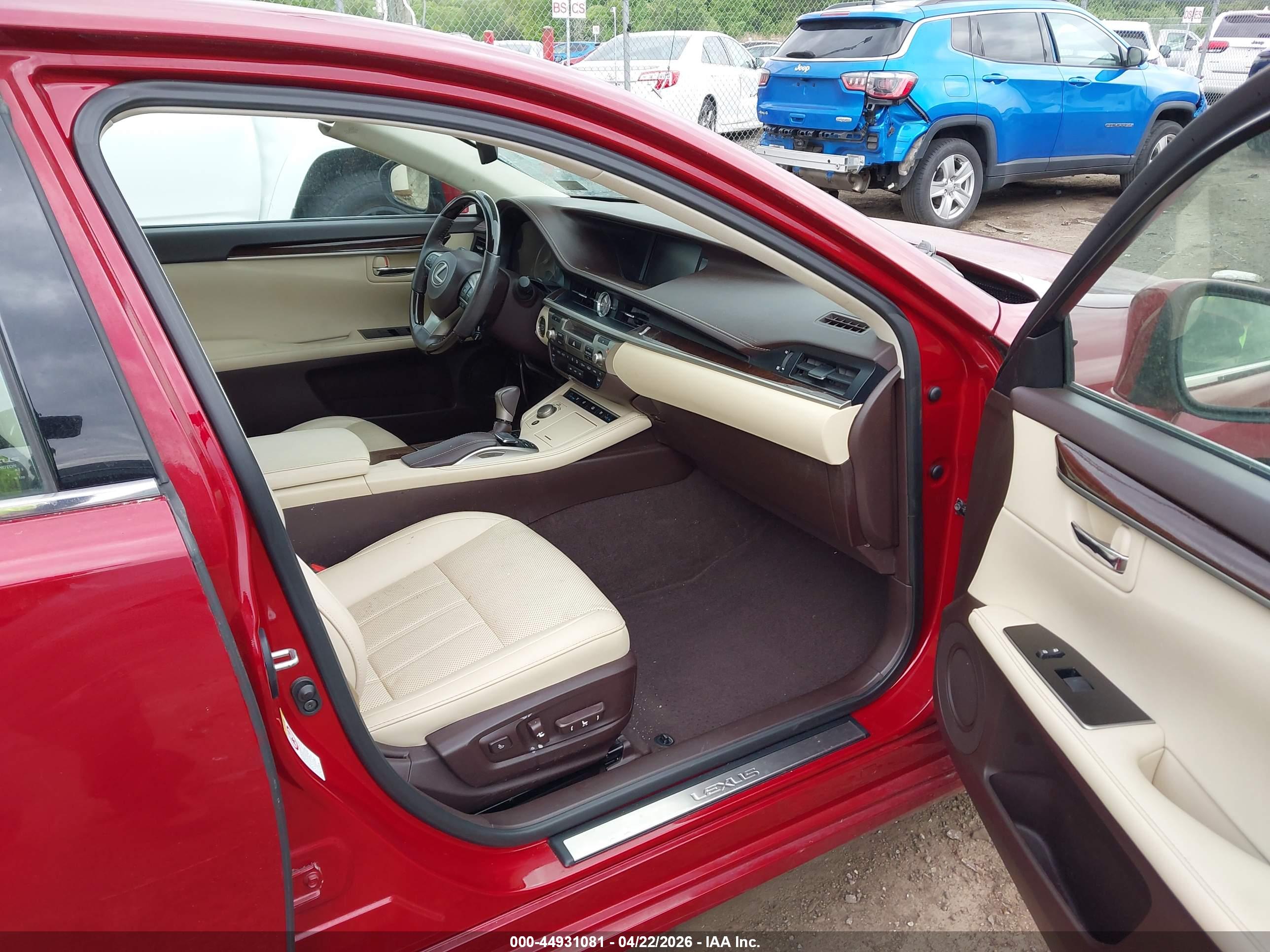 LEXUS ES image 5