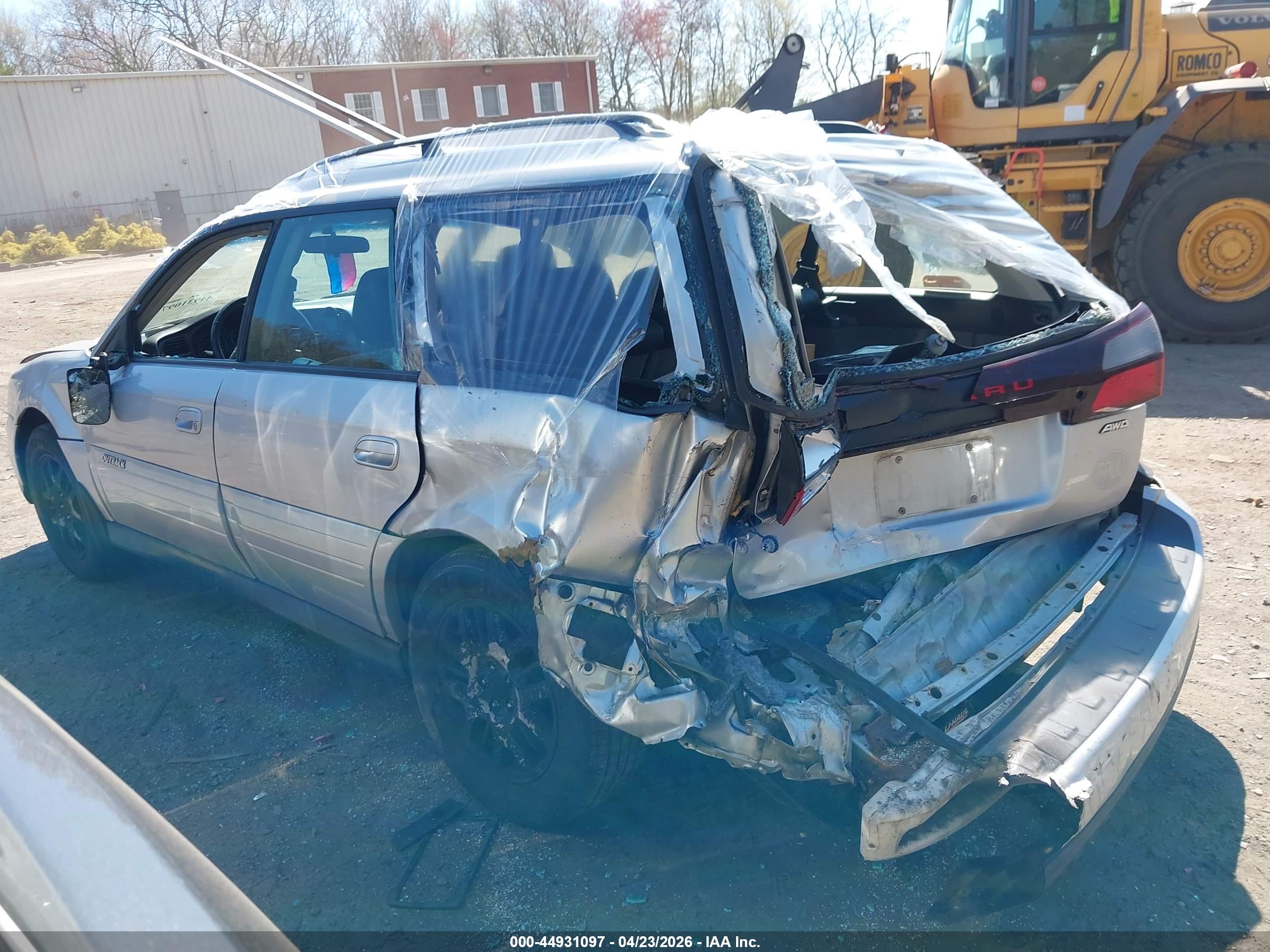 SUBARU OUTBACK image 3