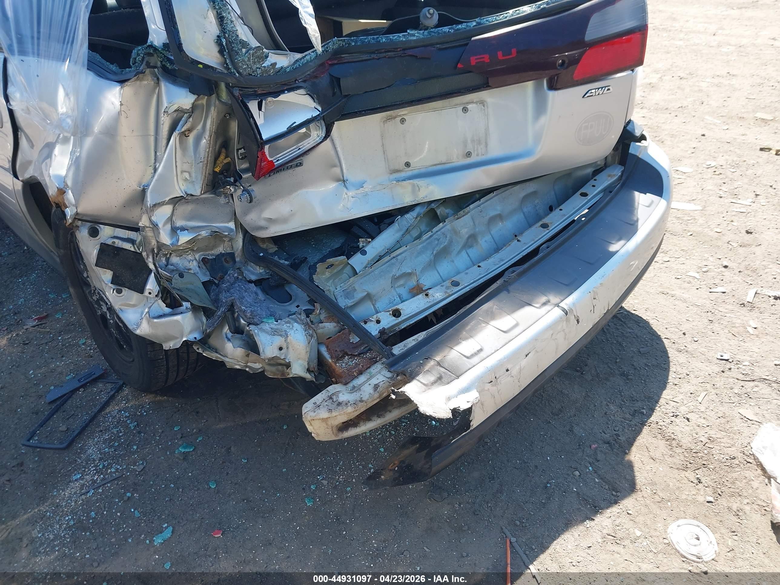 SUBARU OUTBACK image 6