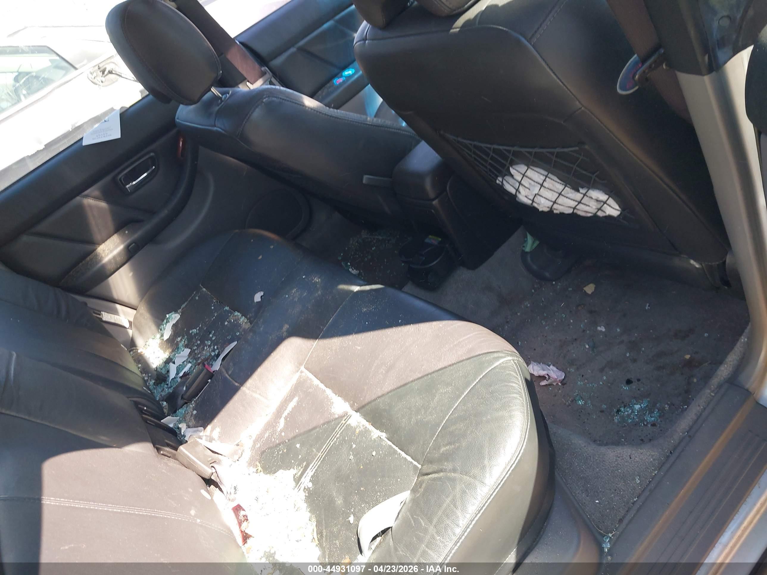 SUBARU OUTBACK image 8