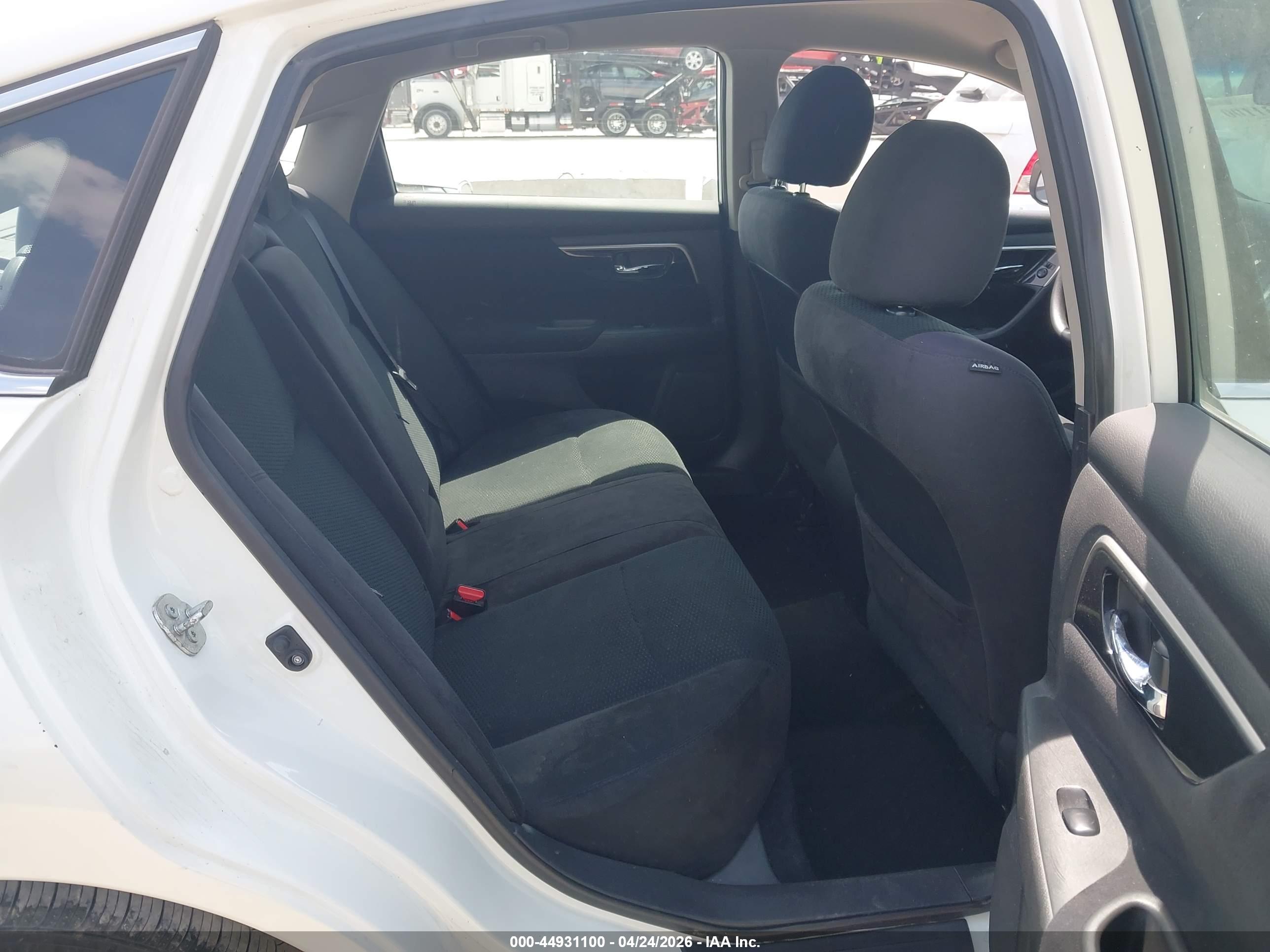NISSAN ALTIMA image 8