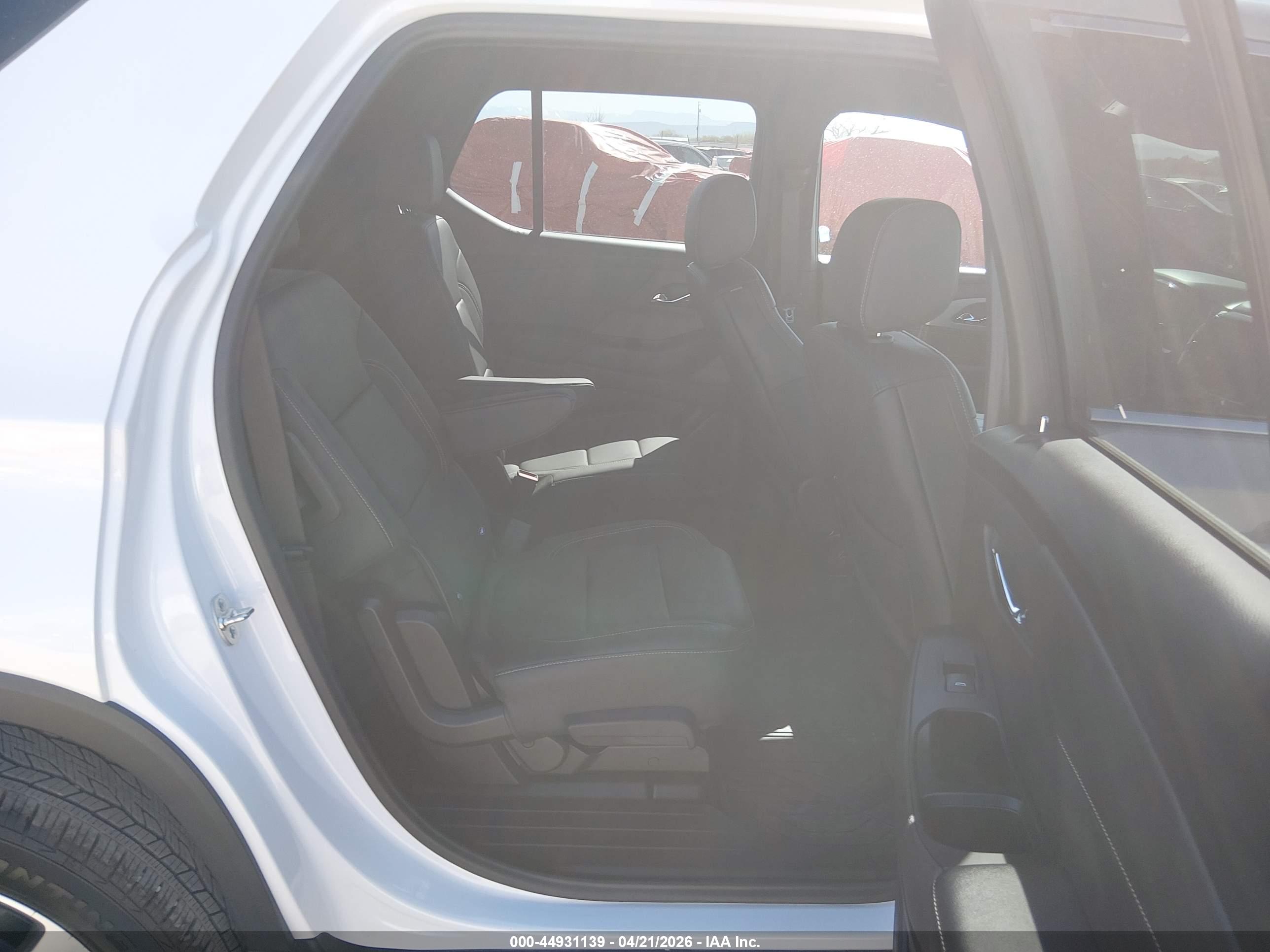 CHEVROLET TRAVERSE image 8