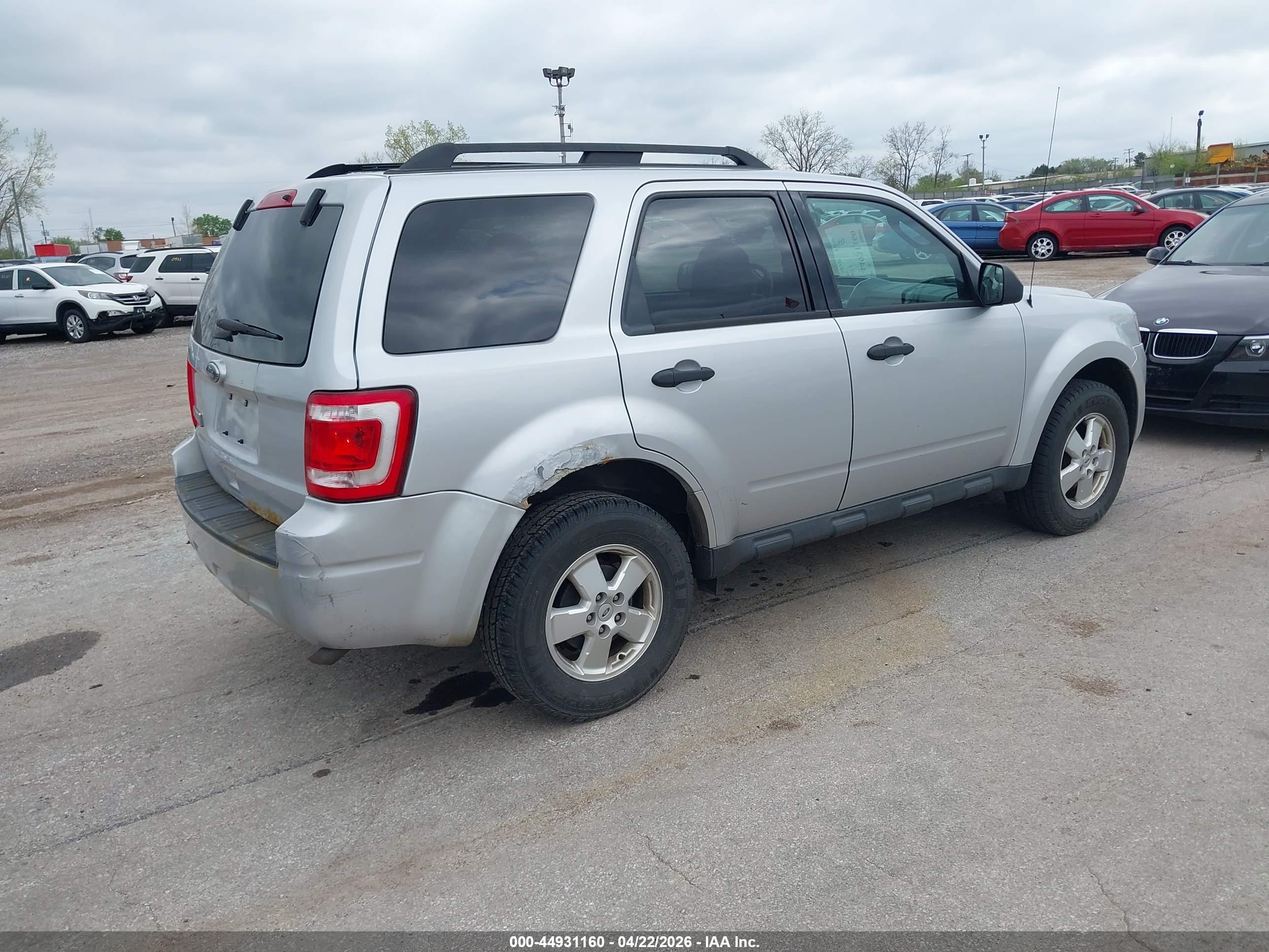 FORD ESCAPE image 4