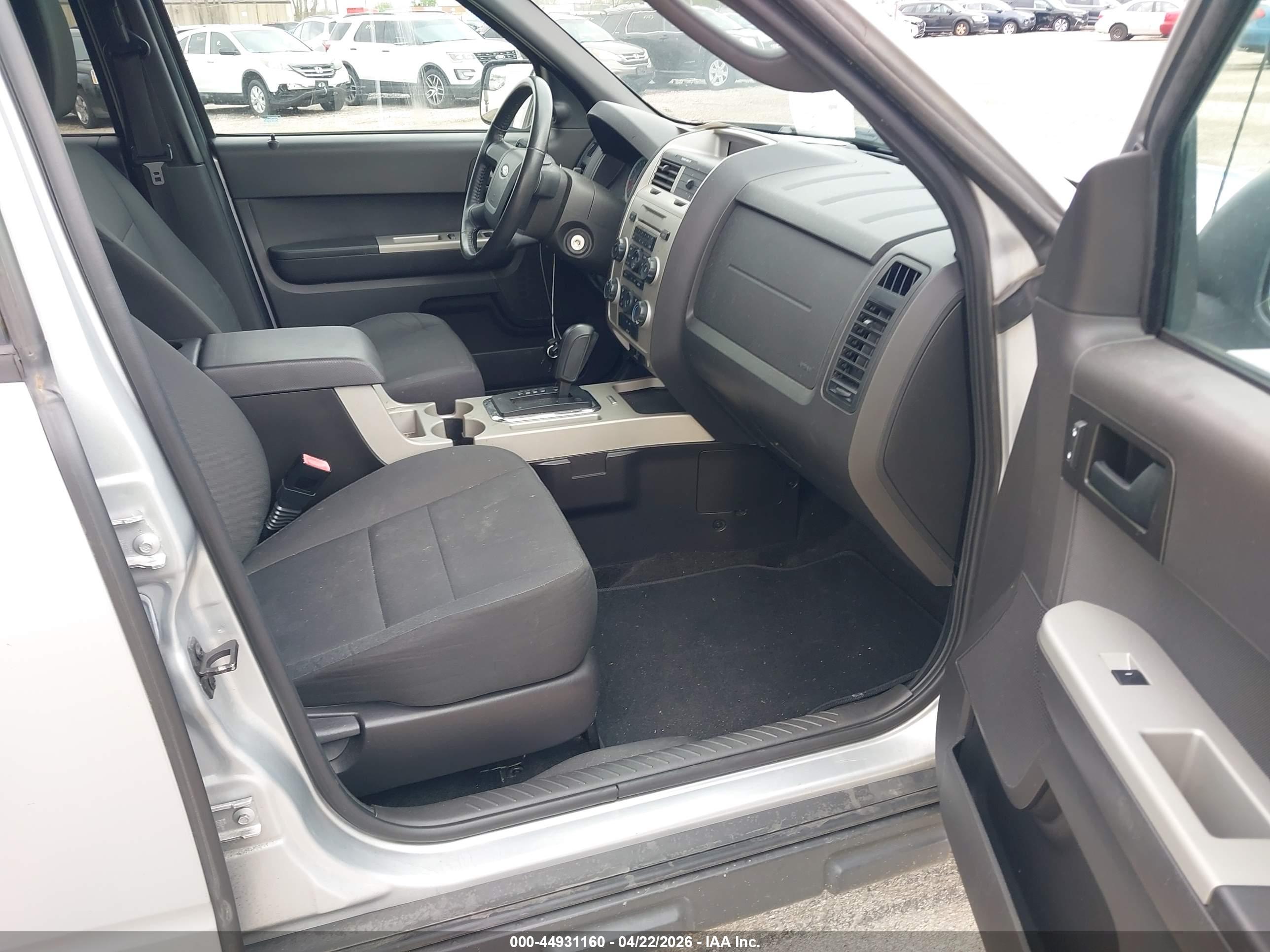 FORD ESCAPE image 5