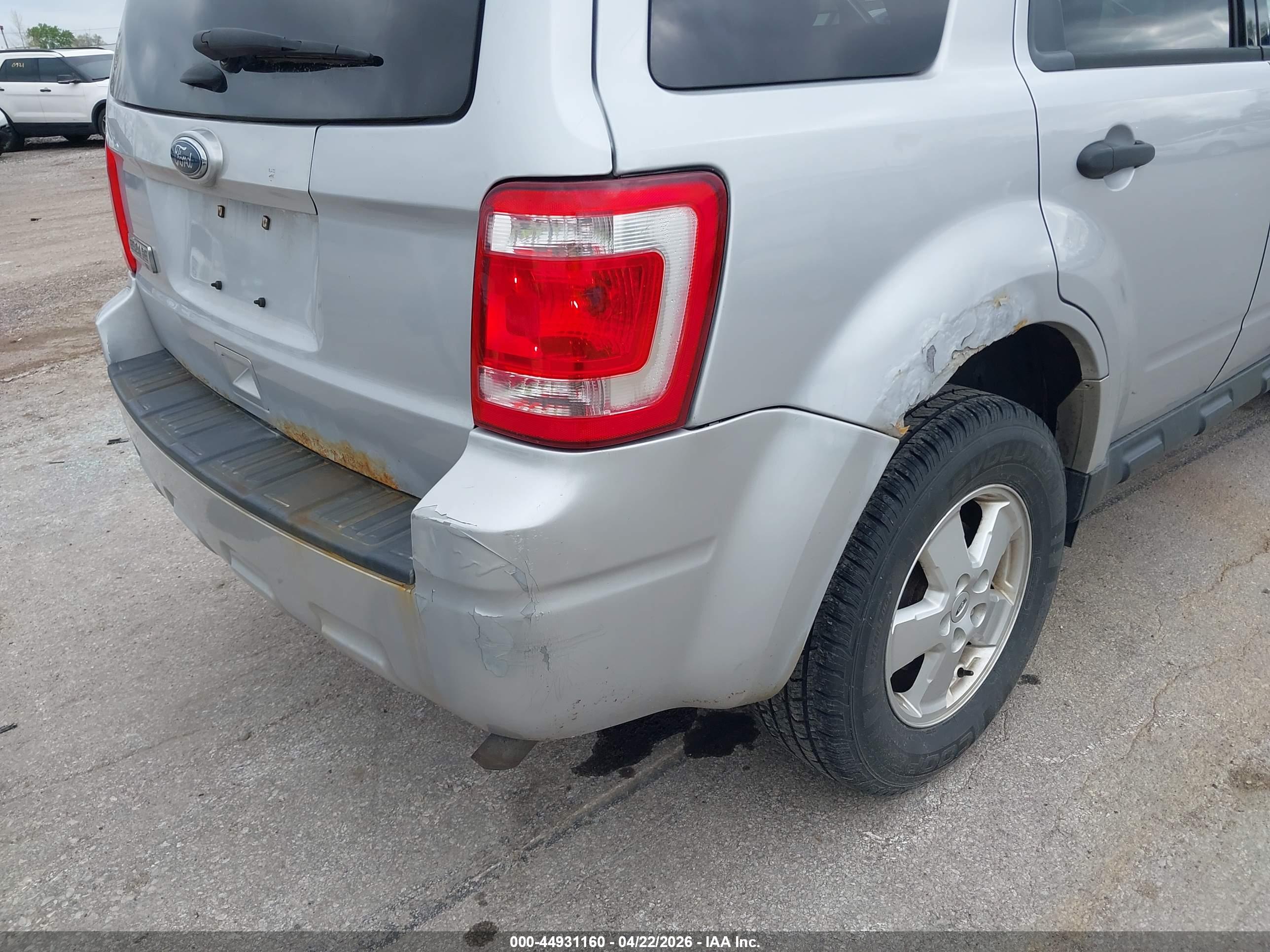 FORD ESCAPE image 6
