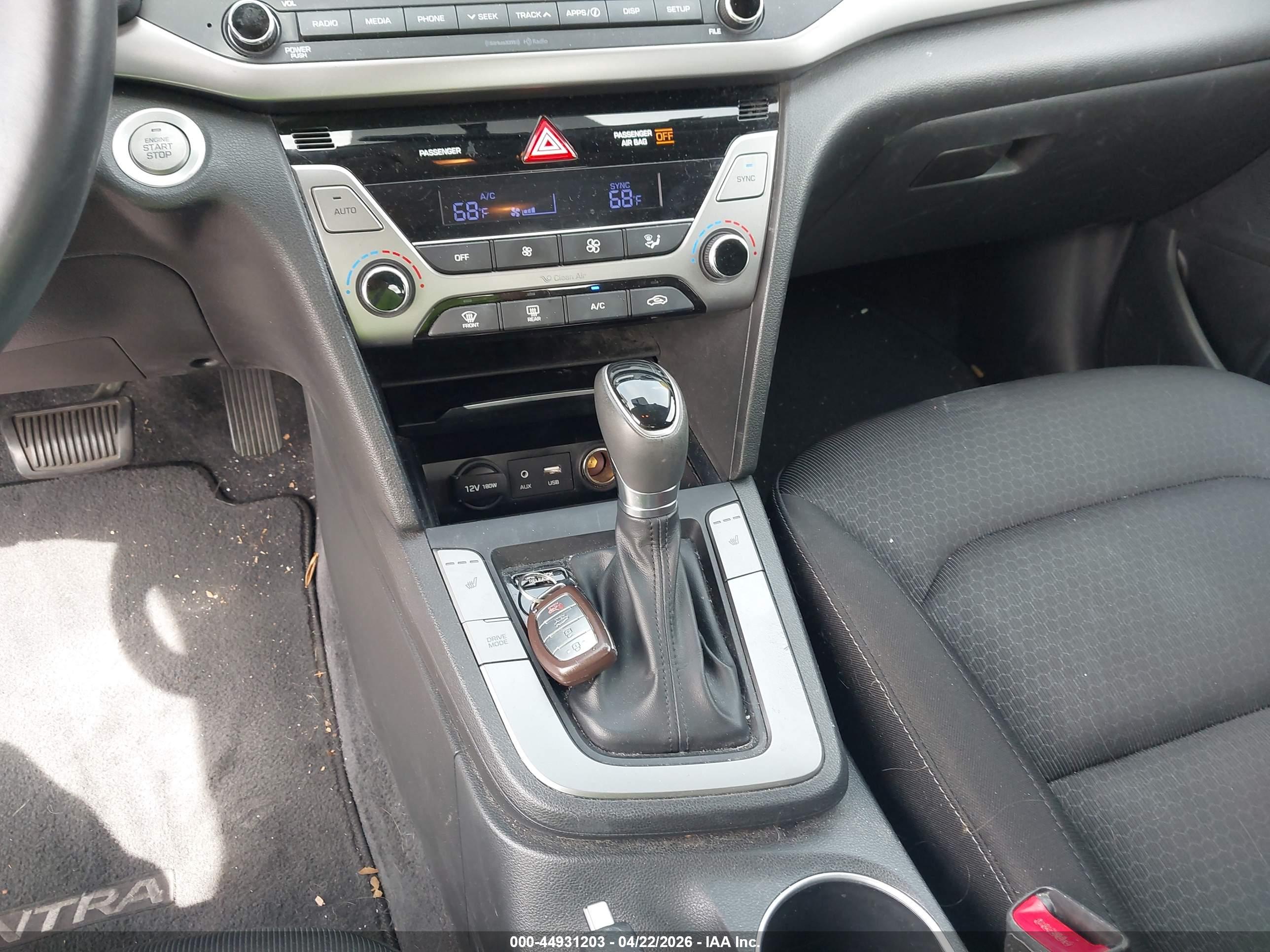 HYUNDAI ELANTRA image 11