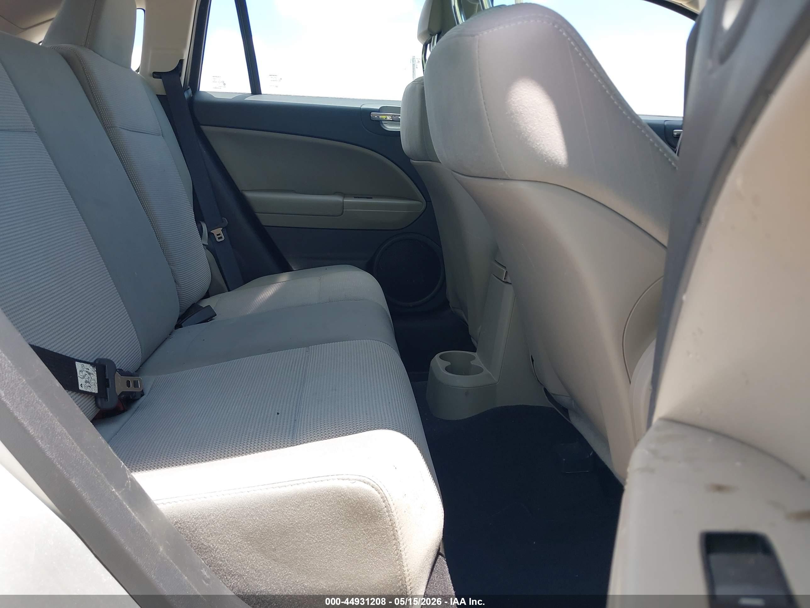 DODGE CALIBER image 8